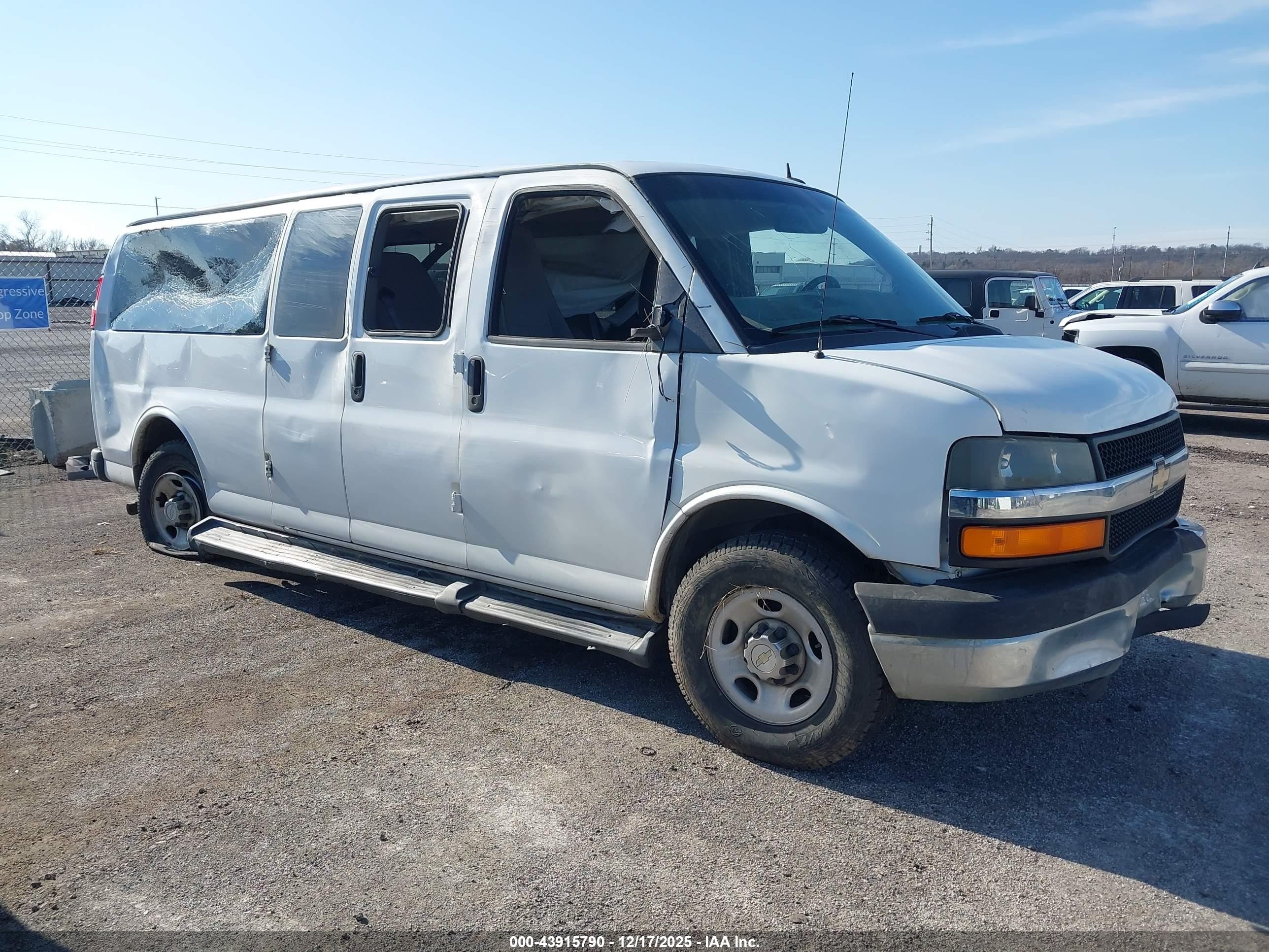 2015 Chevrolet Express 3500, VIN 1GBZG1FF1F1265876 — Rollover