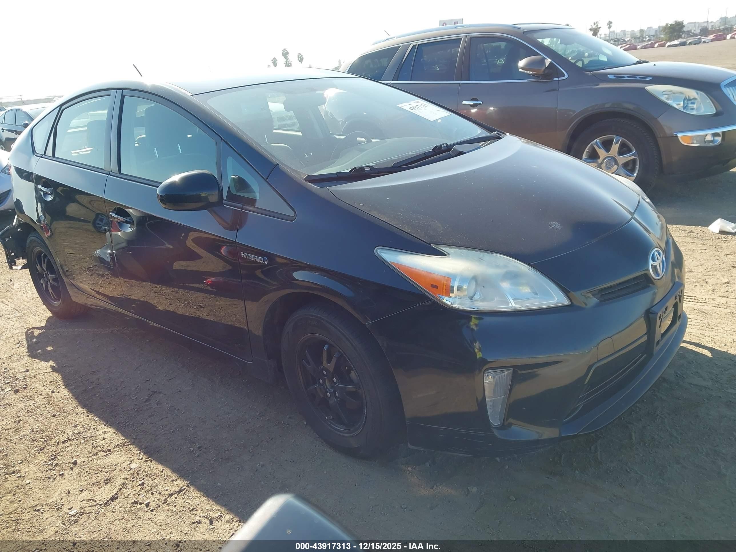 2015 Toyota Prius Two, VIN JTDKN3DU4F1986080 — Rear end