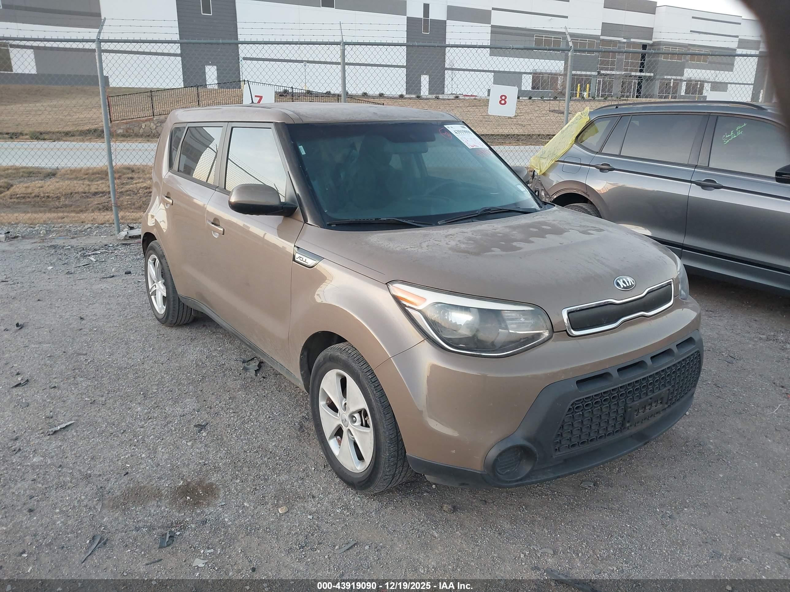 2016 Kia Soul, VIN KNDJN2A22G7238399 — Storm