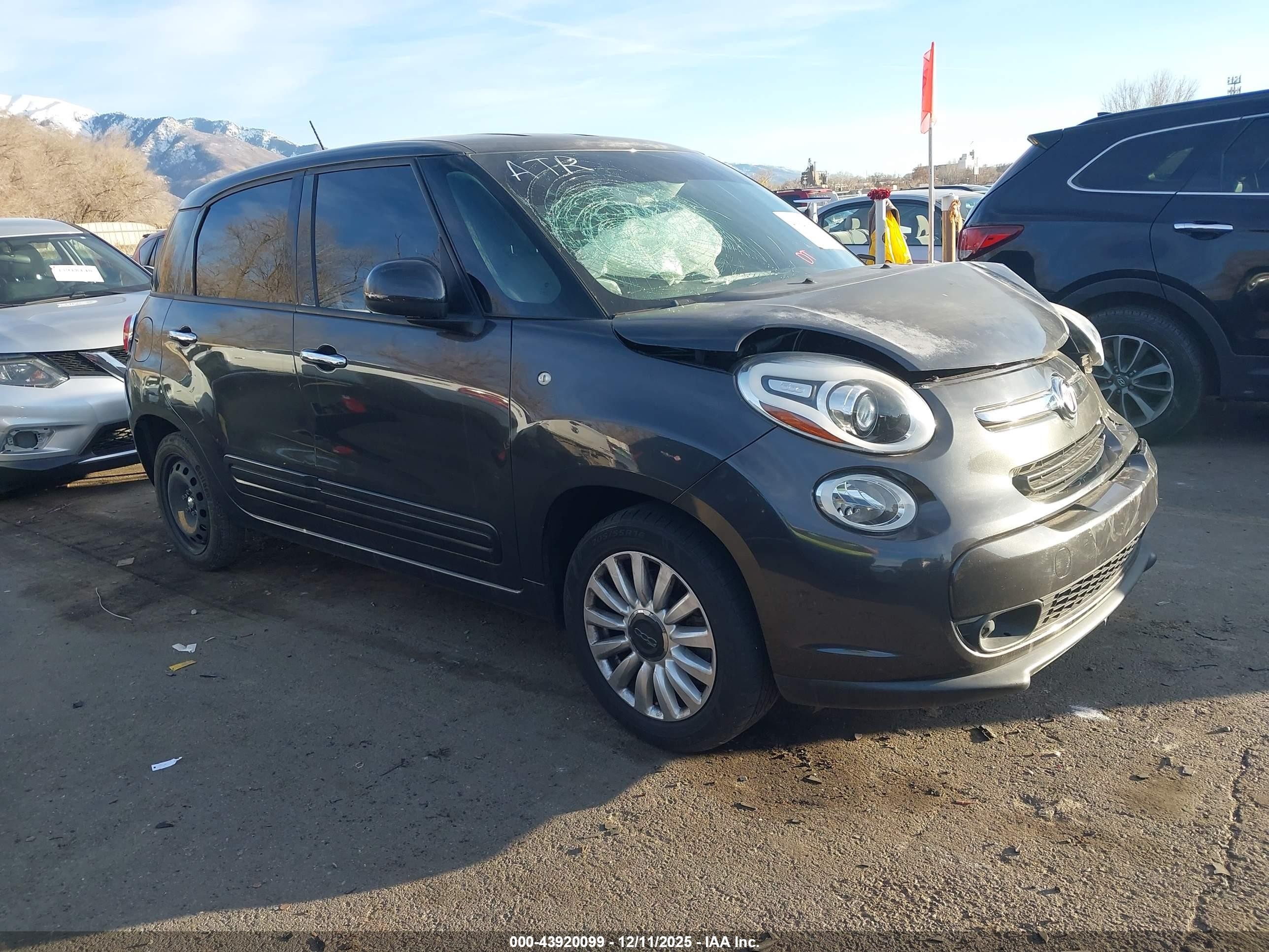2014 FIAT 500L Easy, VIN ZFBCFABH5EZ026913 — Front end