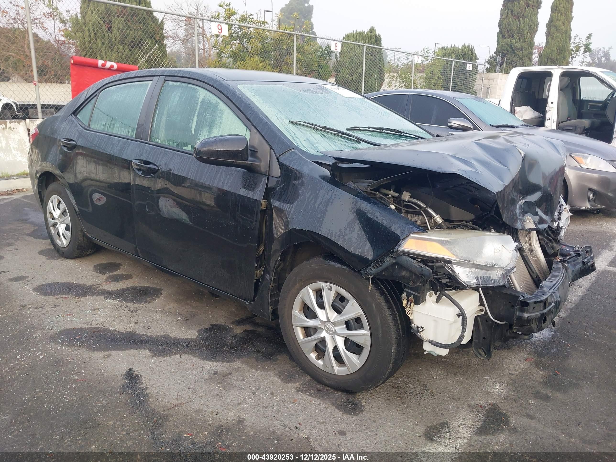 2016 Toyota Corolla L, VIN 2T1BURHE7GC666726 — Front end