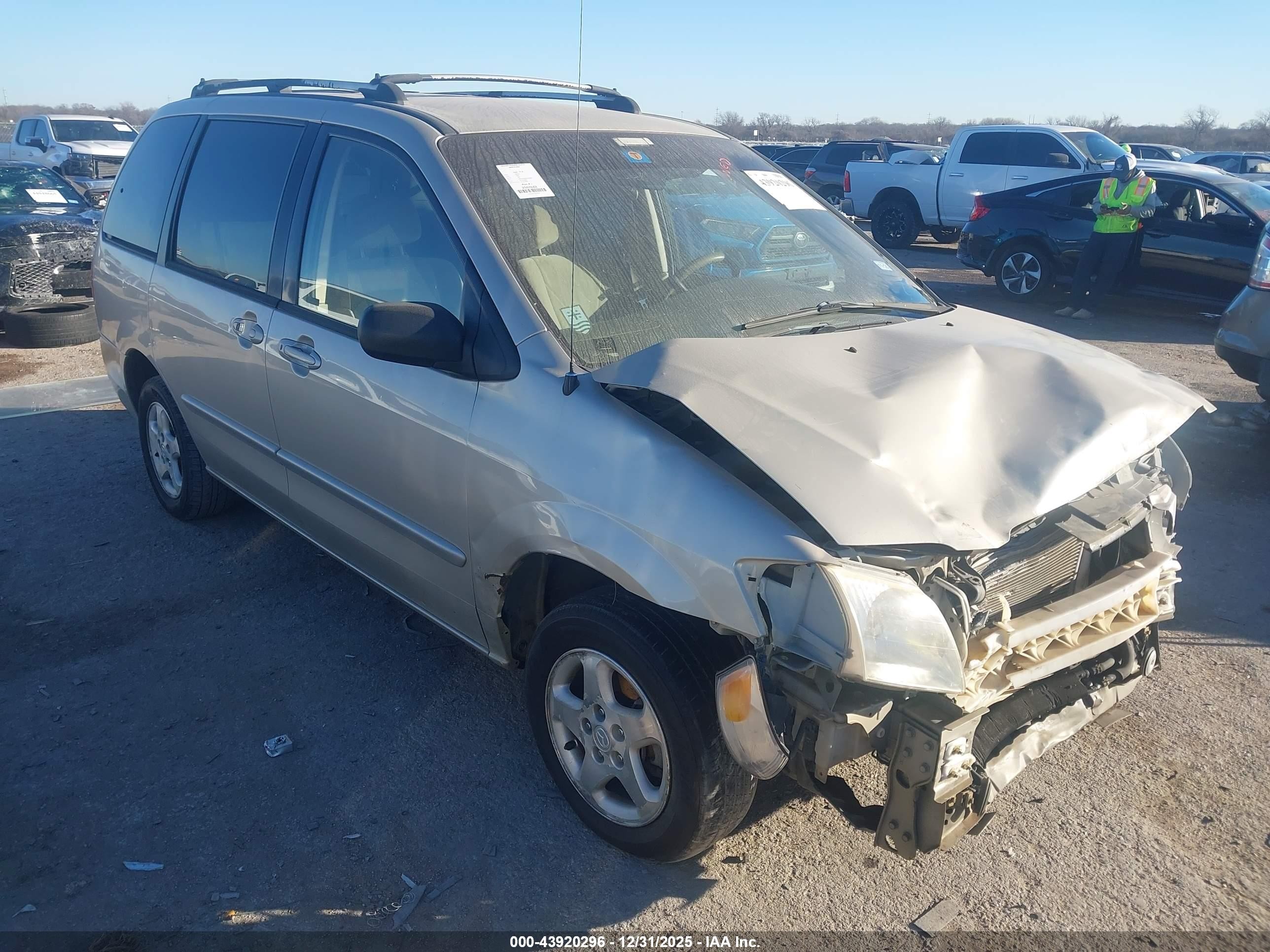2001 Mazda MPV DX, VIN JM3LW28YX10191064 — Front end