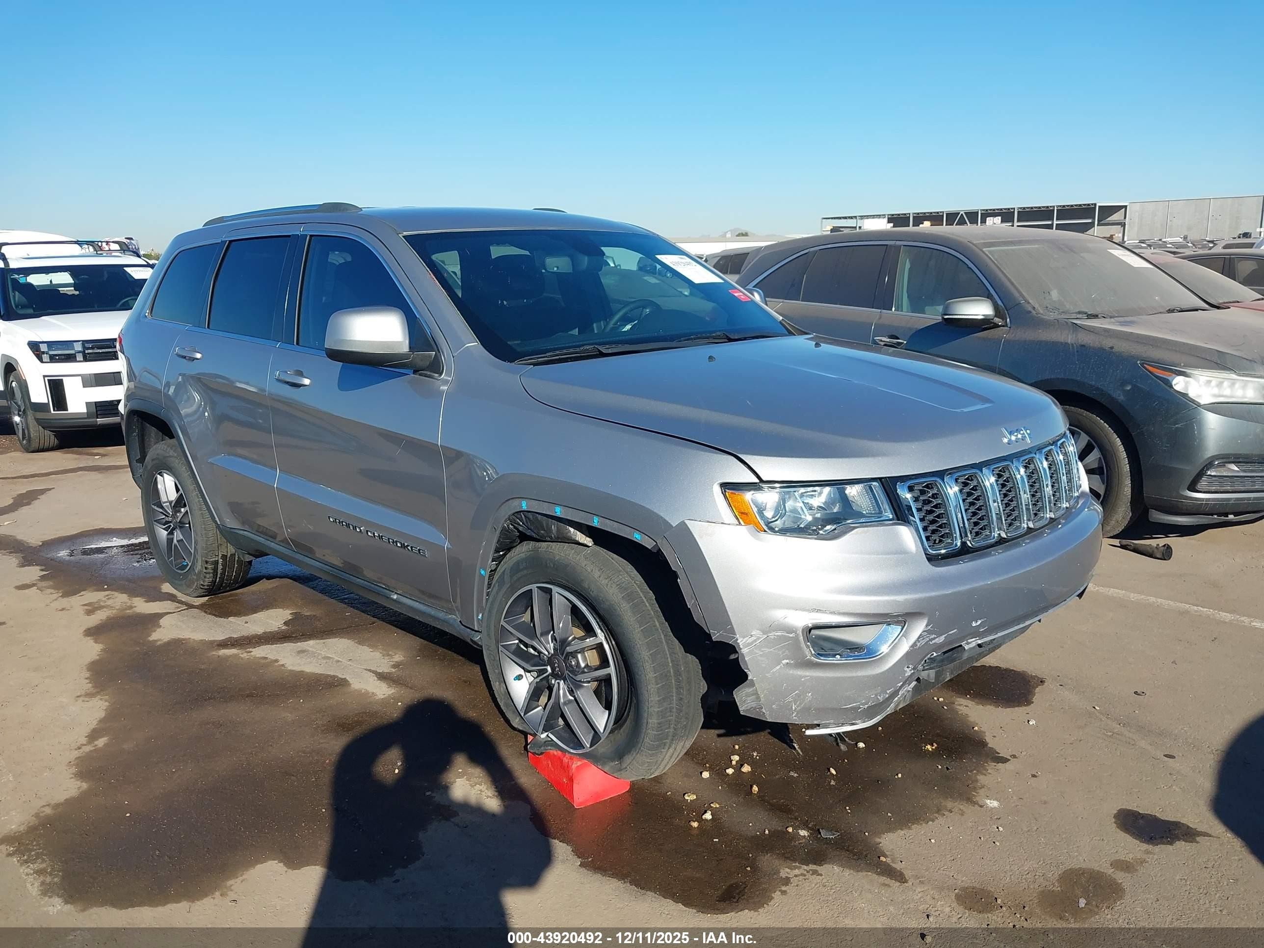 2019 Jeep Grand Cherokee Altitude, VIN 1C4RJFAG9KC548003 — Front end