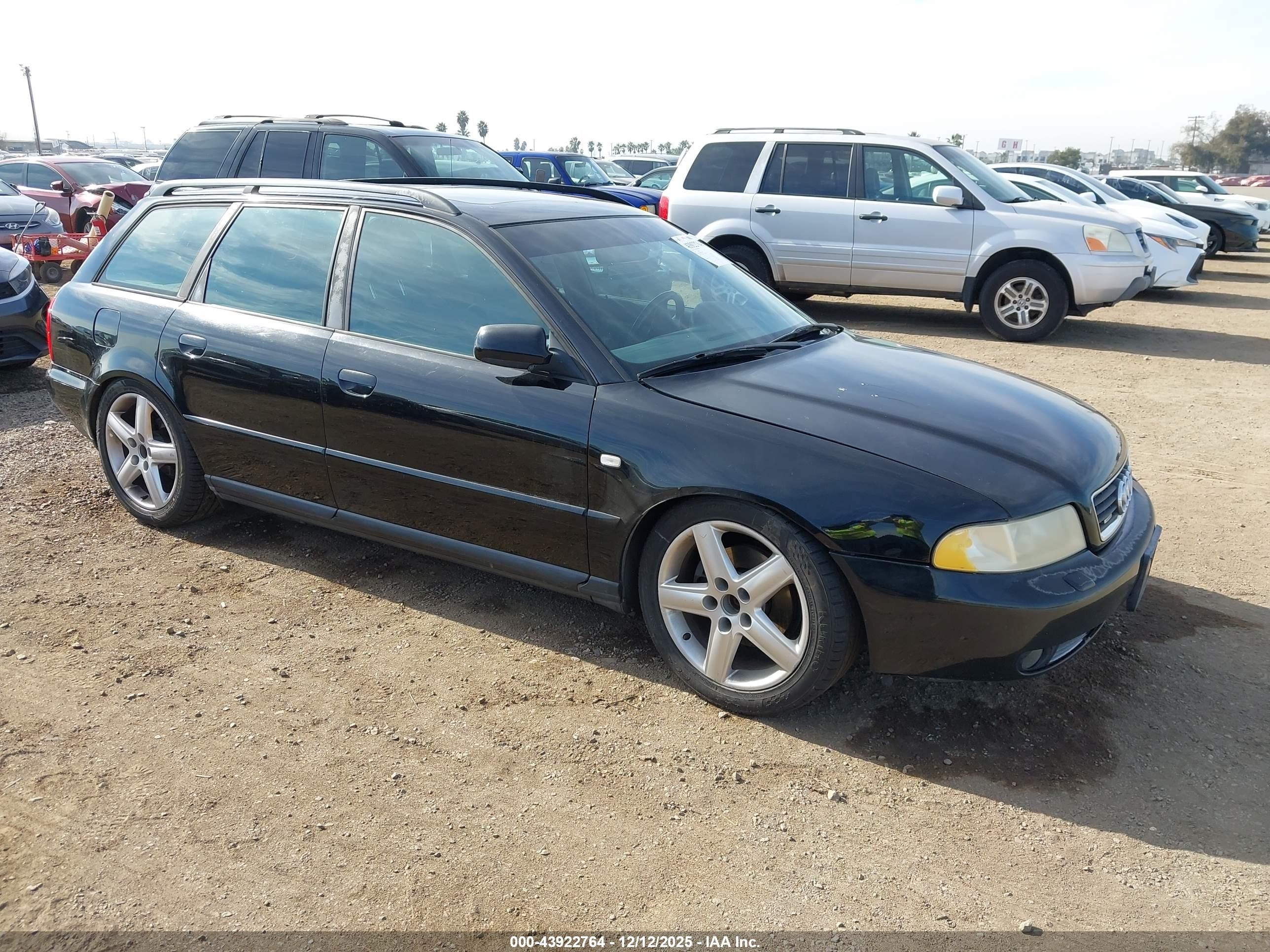 2000 Audi A4, VIN WAUKC68D6YA149560 — Rear end