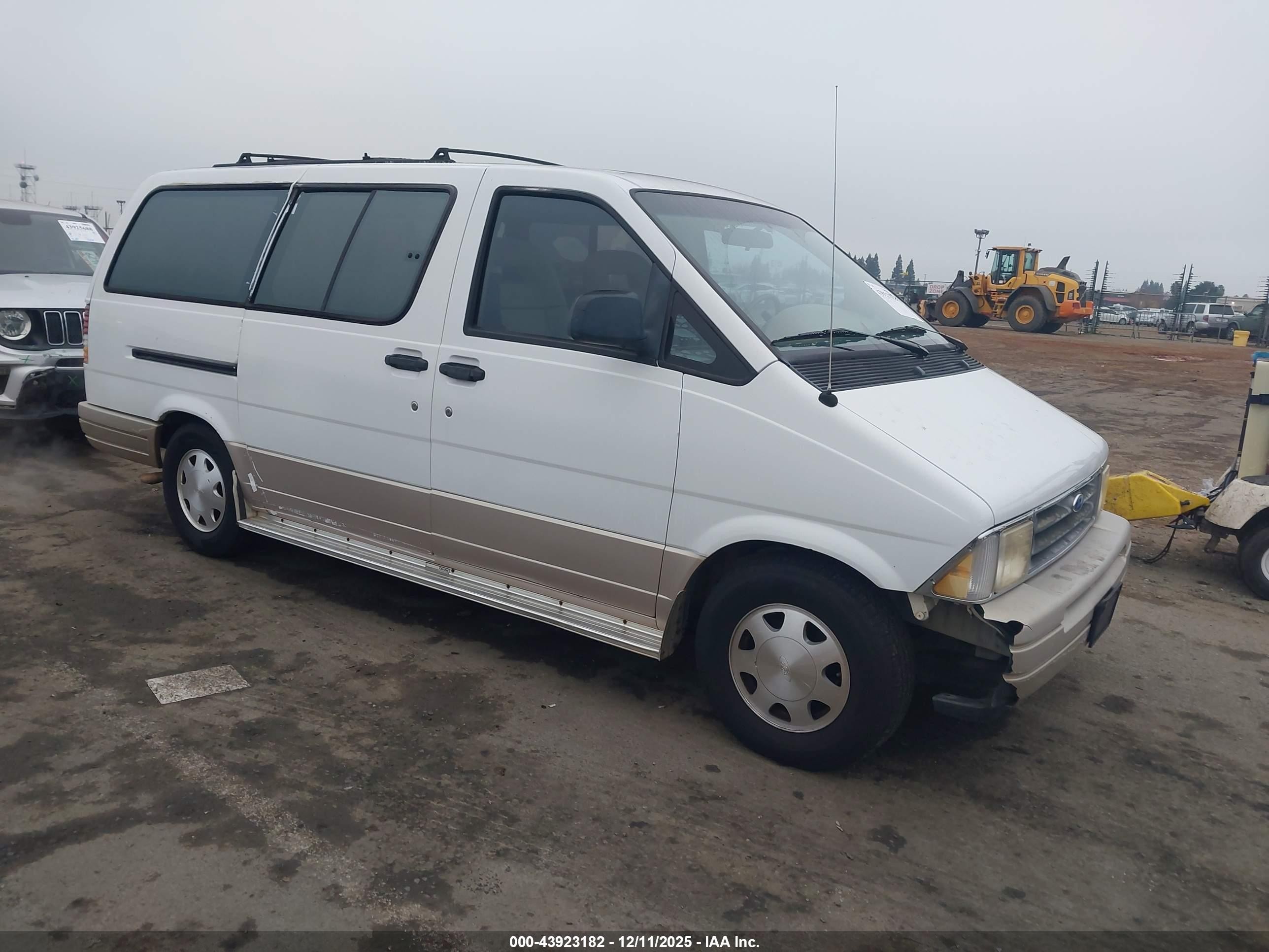 1996 Ford Aerostar, VIN 1FMDA31X9TZC04884 — Side