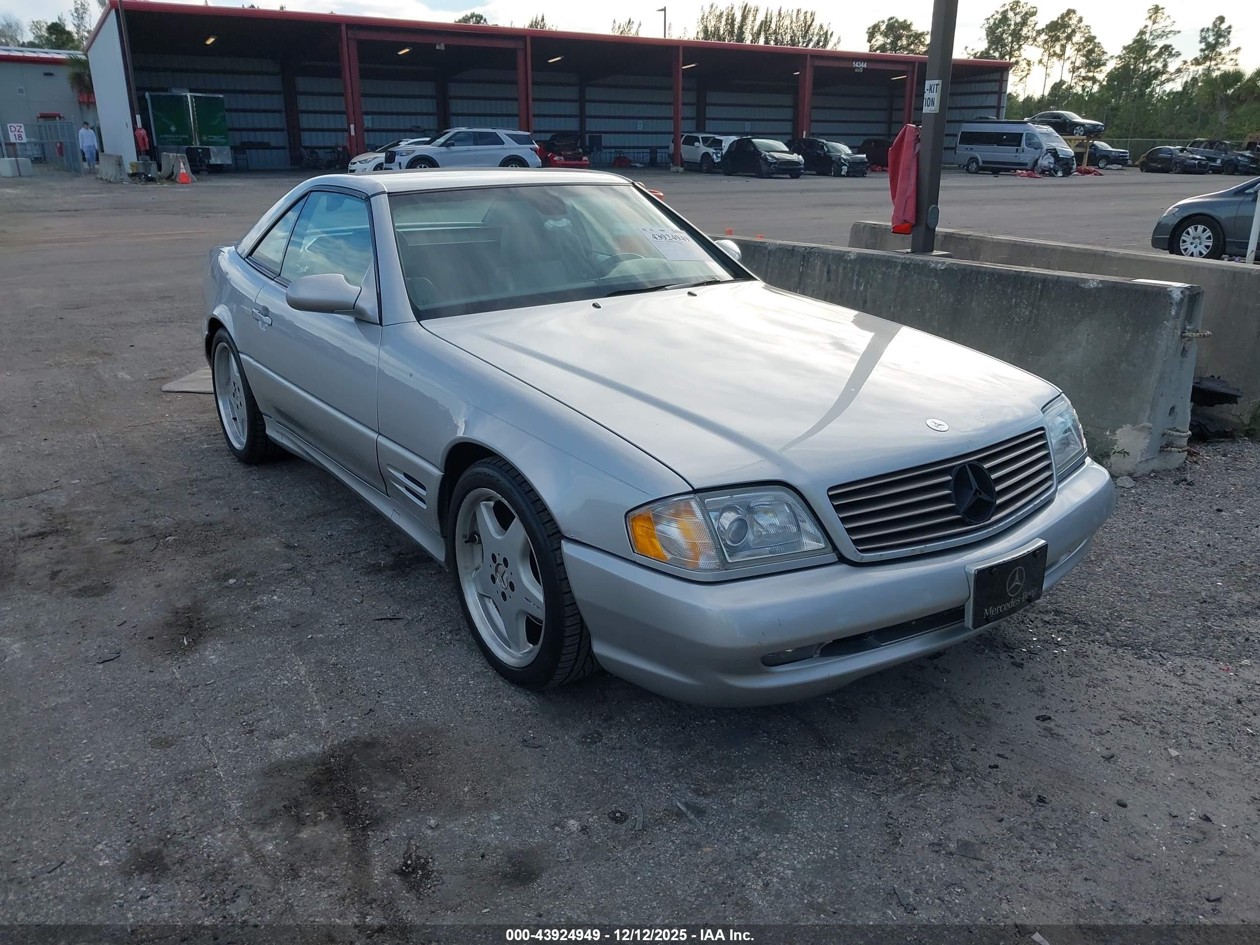 2001 Mercedes-Benz SL 500, VIN WDBFA68F41F200069 — Water / flood