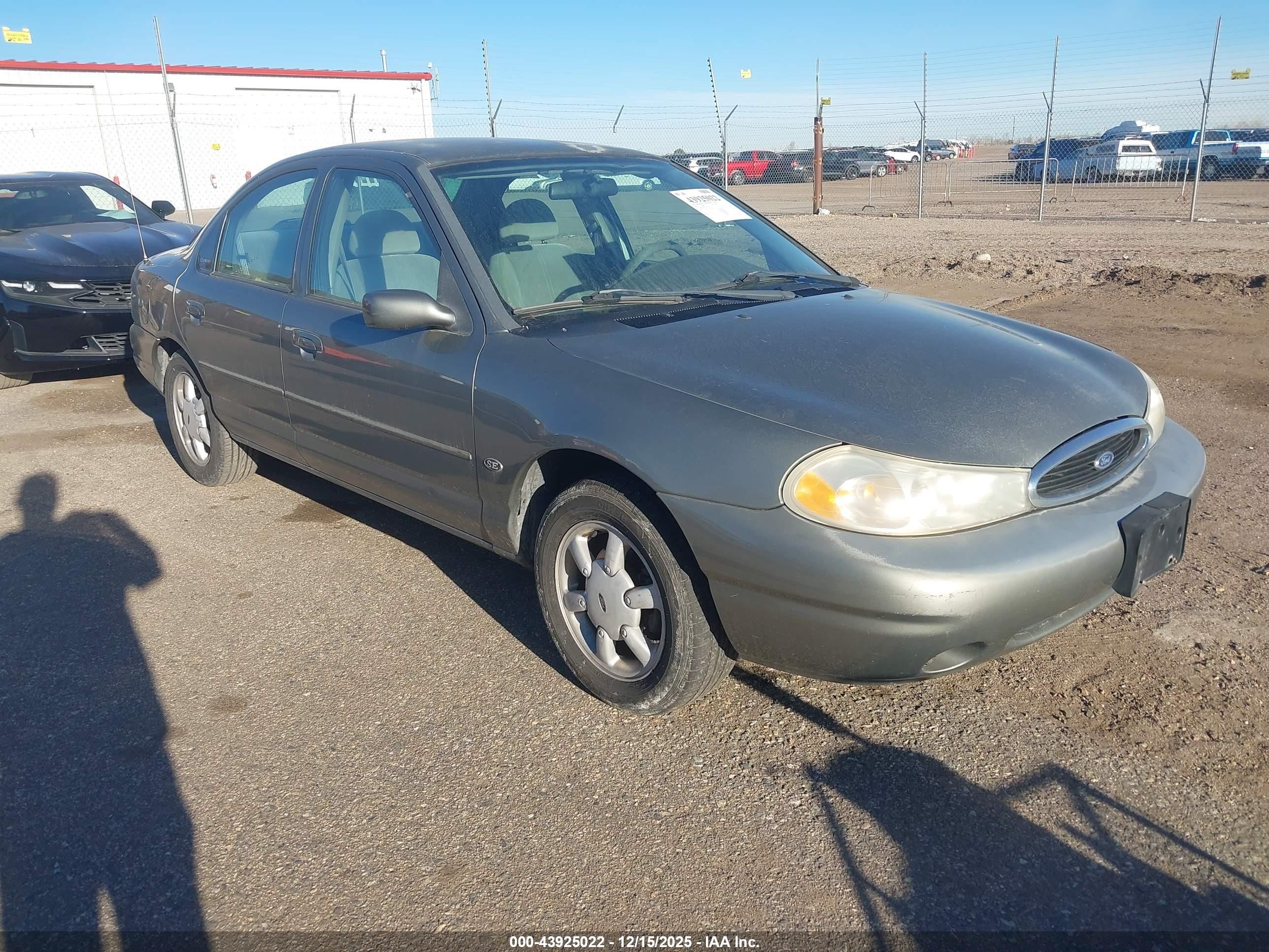 1998 Ford Contour SE Fleet, VIN 1FAFP6635WK250086 — Front end