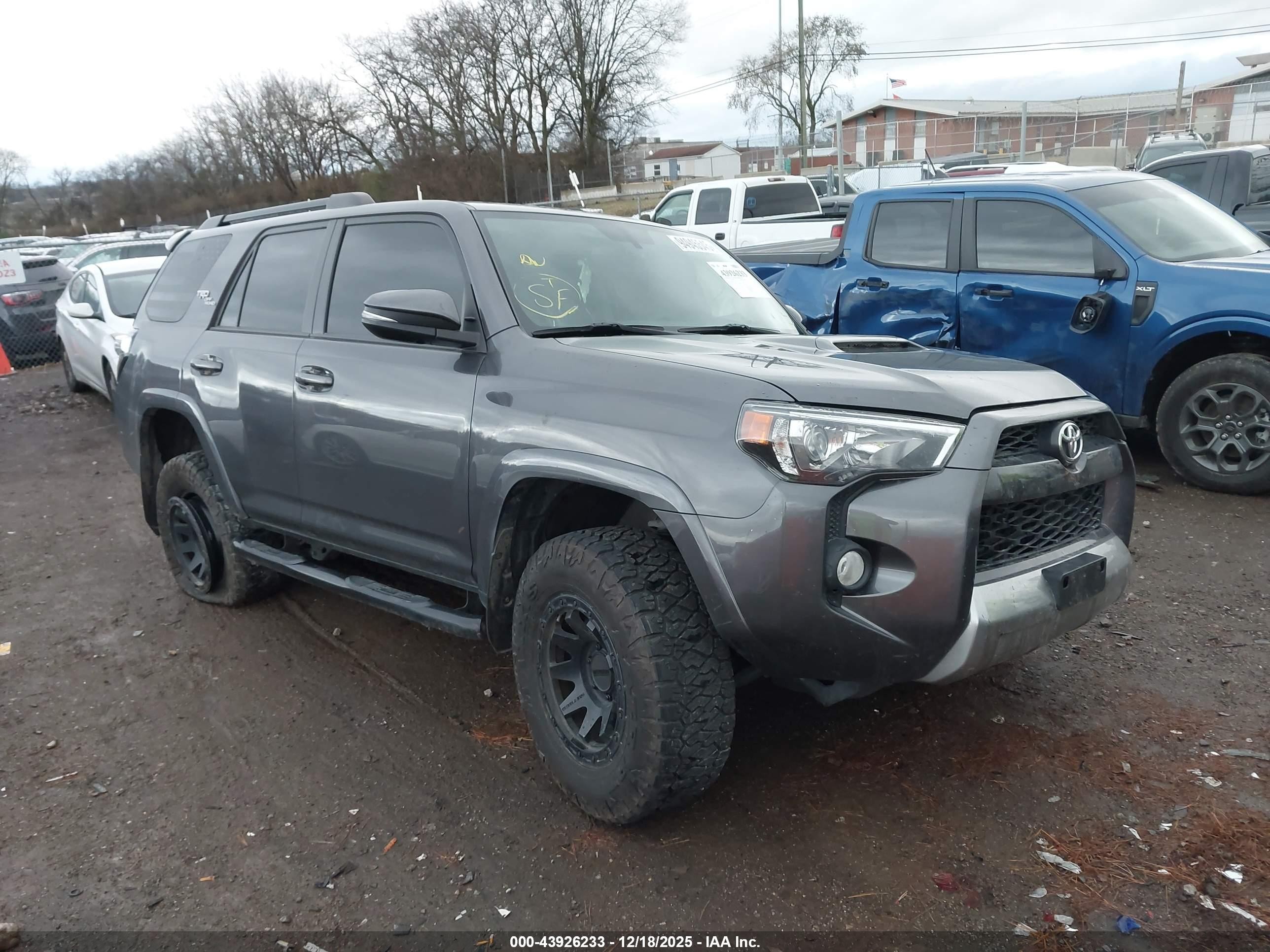 2019 Toyota 4Runner TRD Pro, VIN JTEBU5JR3K5649834 — Side