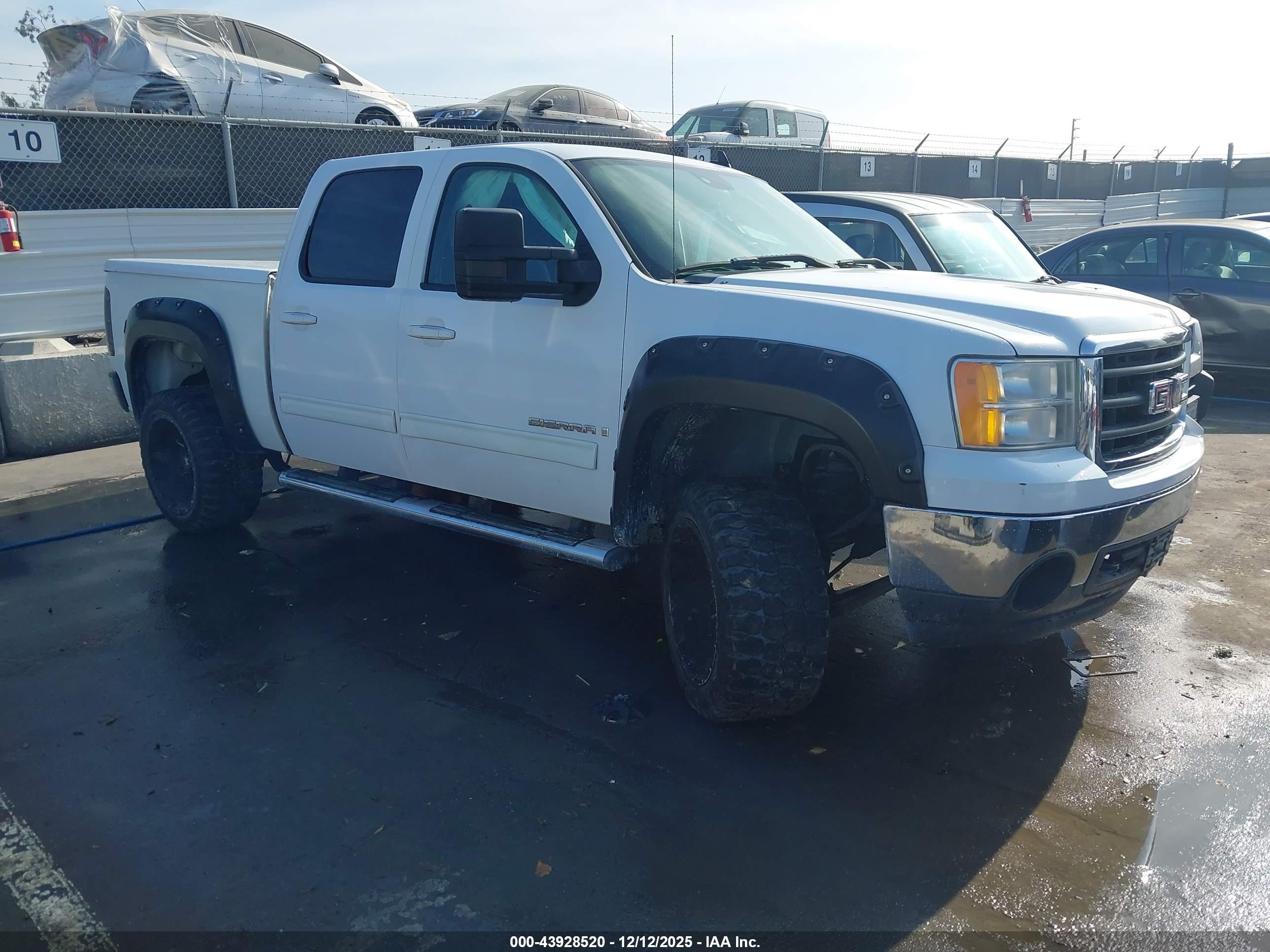 2008 GMC Sierra 1500 SLE1, VIN 2GTEC13J281209540 — Перед