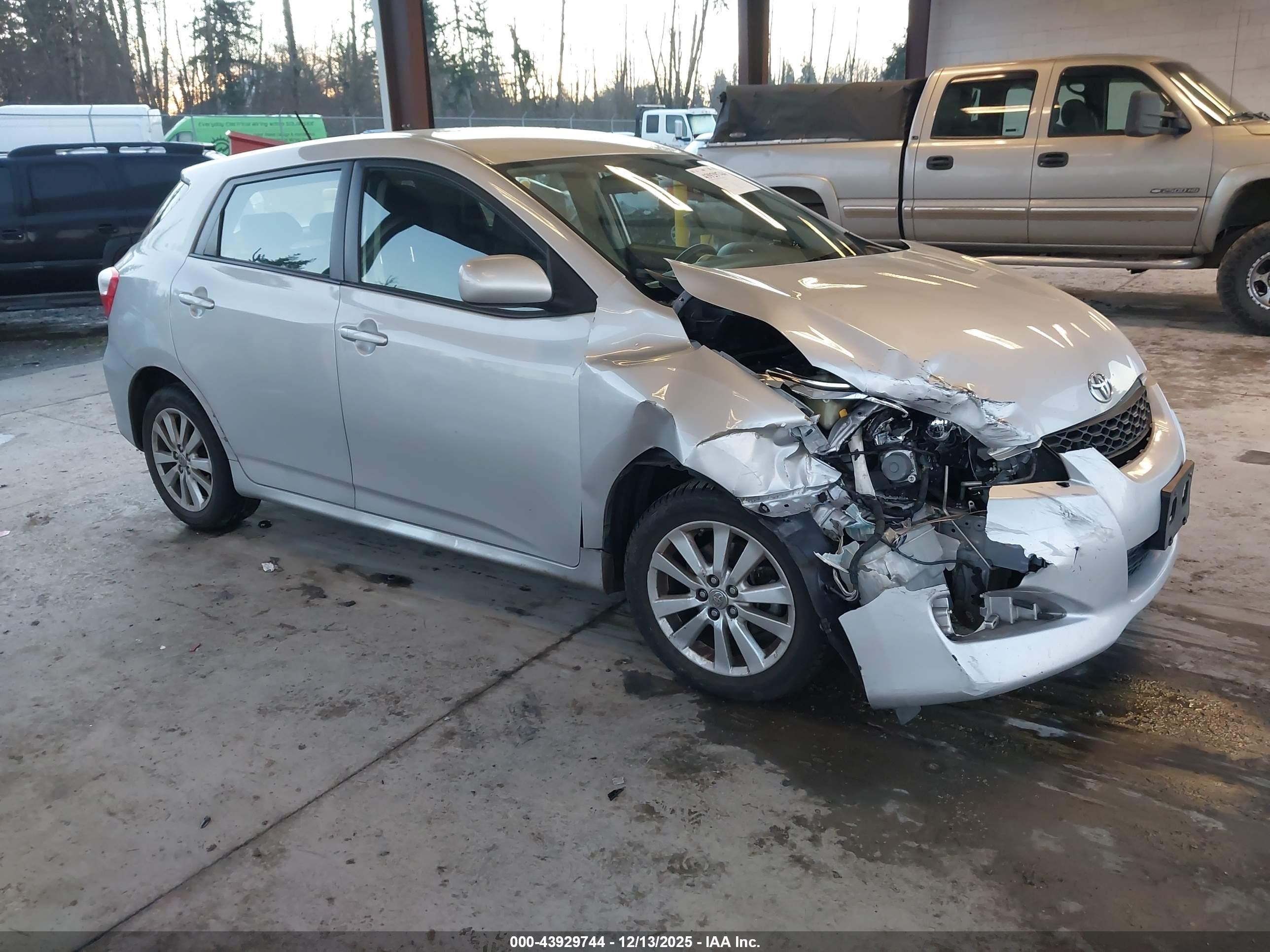 2010 Toyota Matrix, VIN 2T1KU4EE9AC268271 — Front end