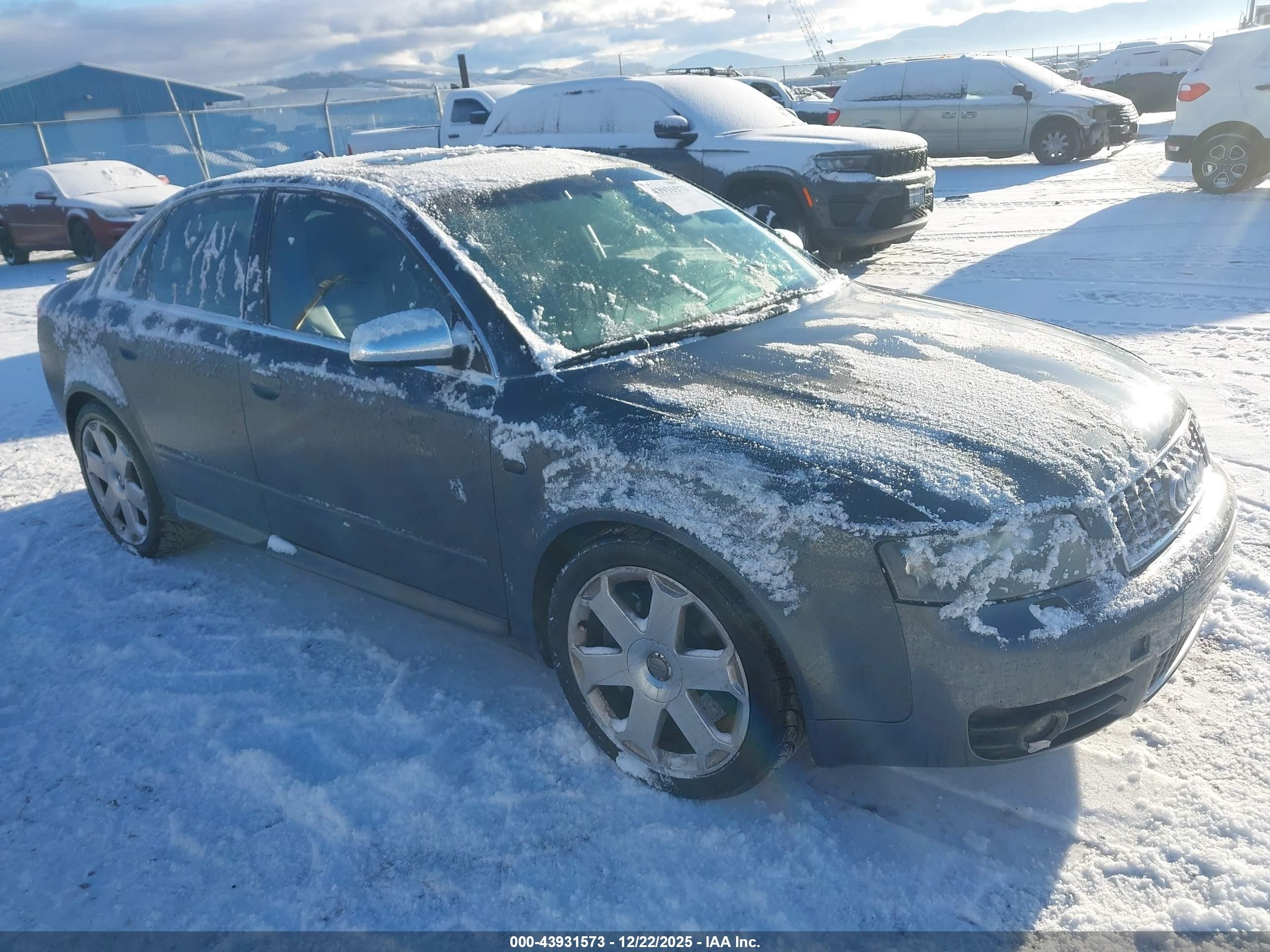 2004 Audi S4, VIN WAUPL68E74A027184 — Бок