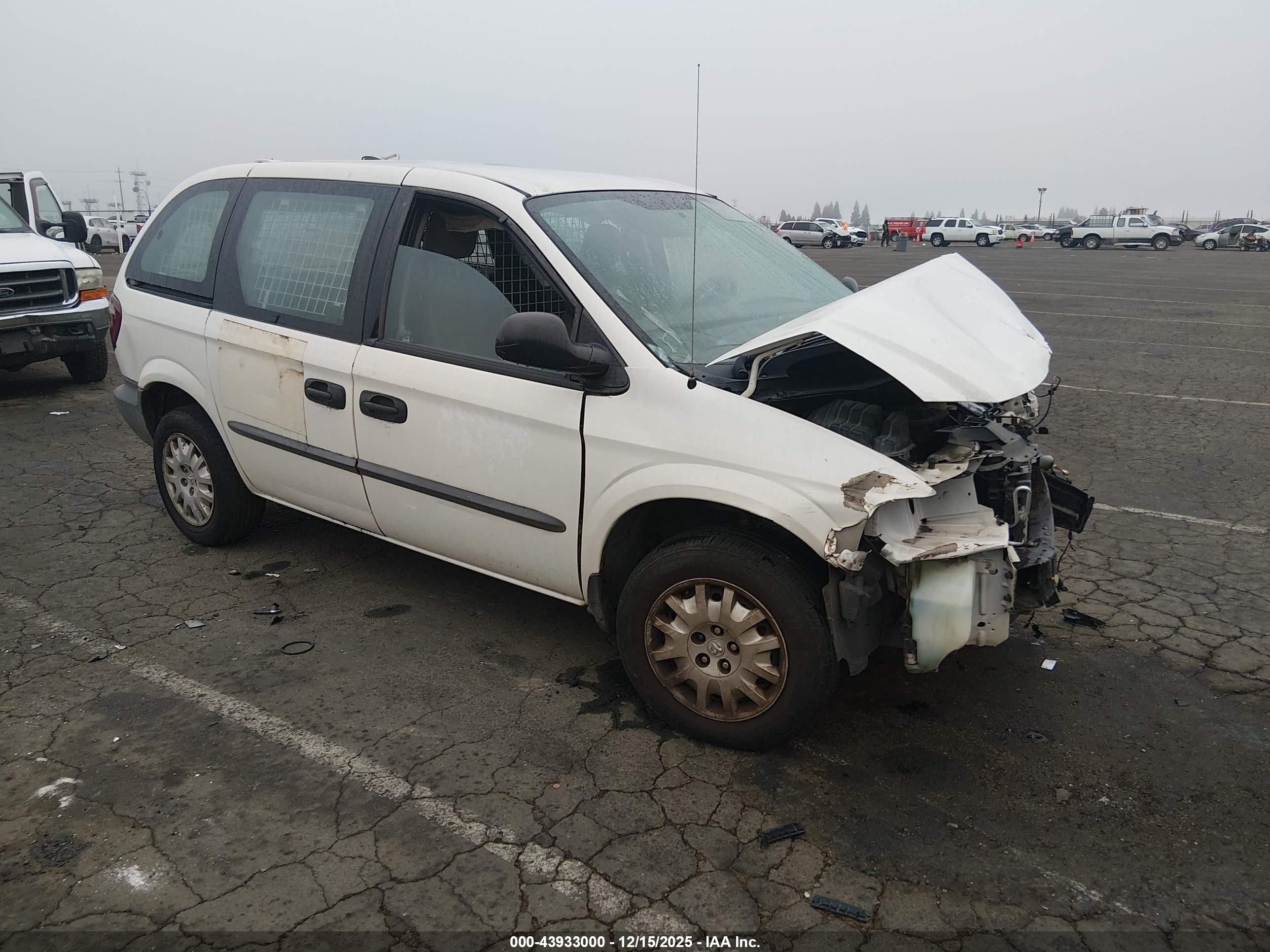 2003 Dodge Caravan Cargo, VIN 1D4GP21363B337475 — Front end
