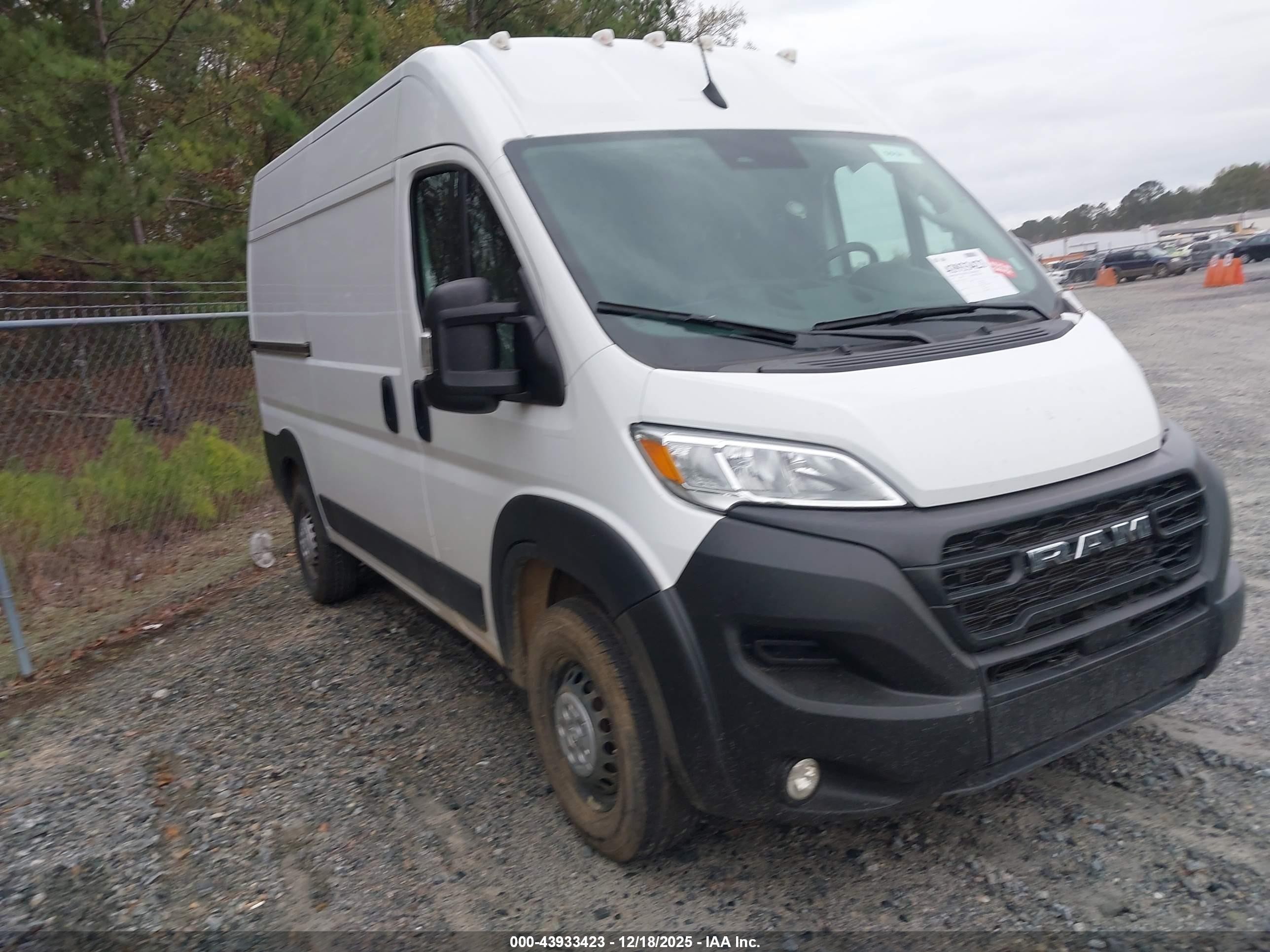 2025 Ram ProMaster Cargo Tradesman, VIN 3C6LRVCG1SE511761 — Side
