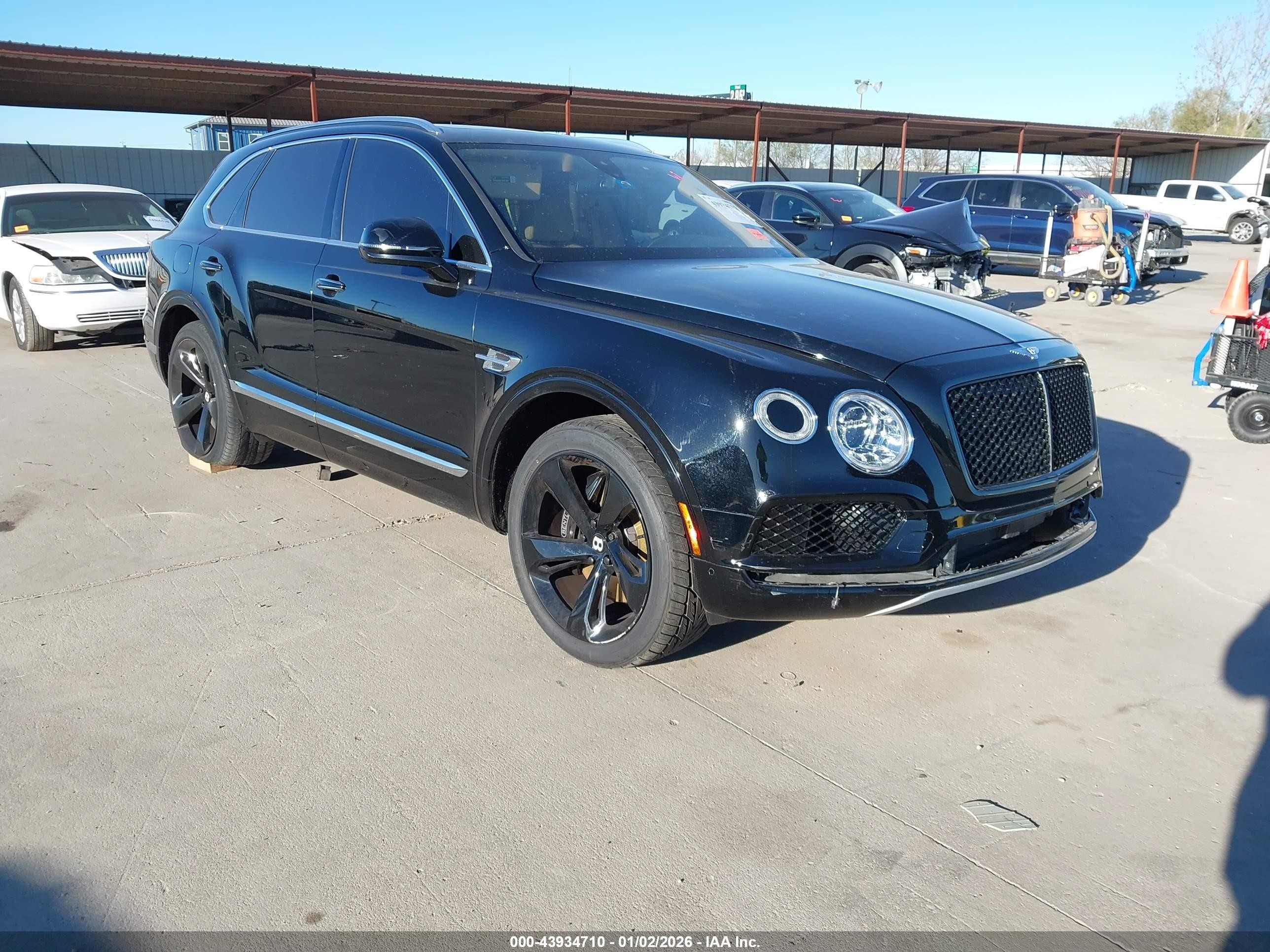 2017 Bentley Bentayga W12, VIN SJAAC2ZV4HC015750 — Front end
