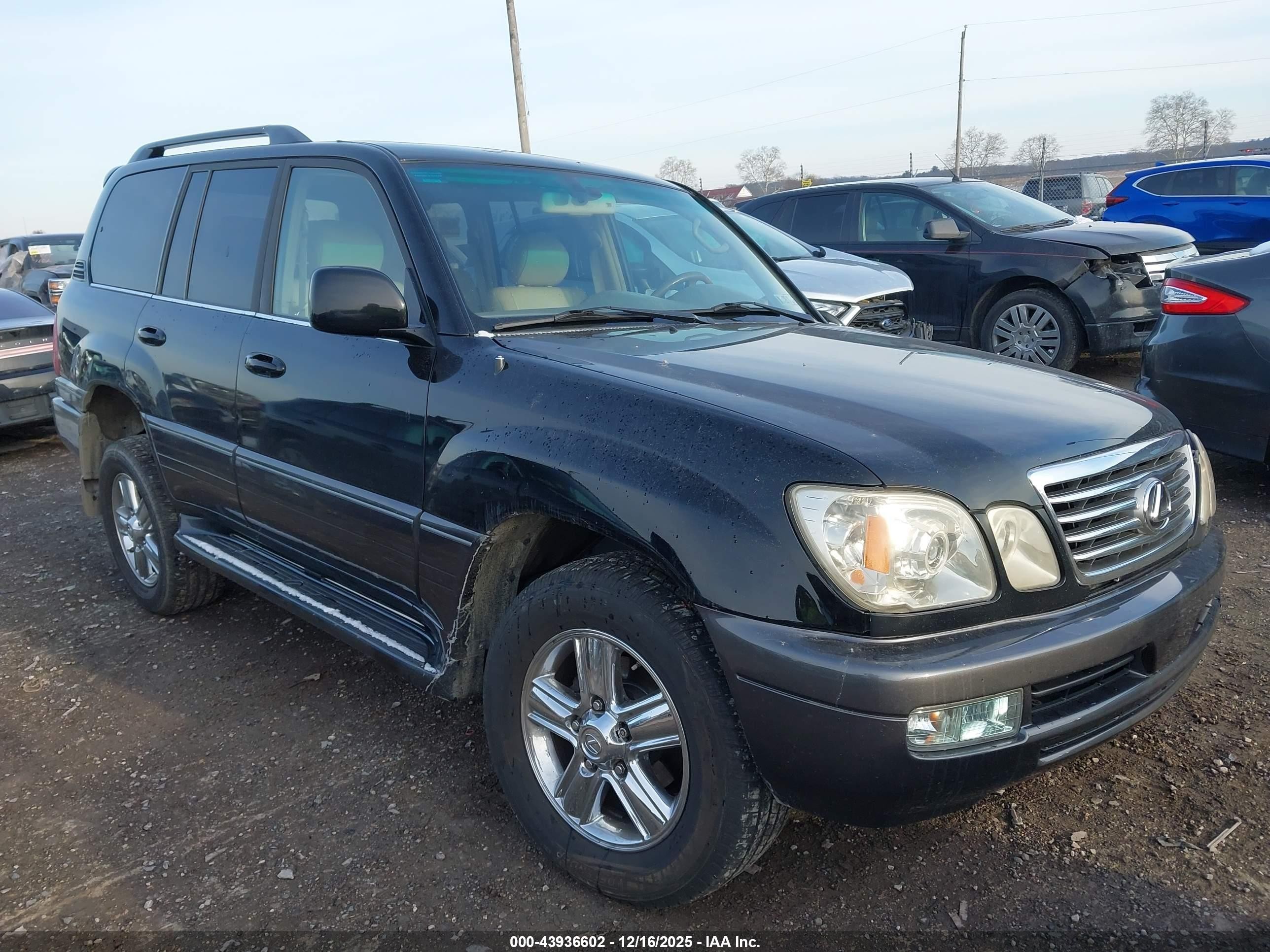 2007 Lexus LX 470, VIN JTJHT00W774025640 — Front end
