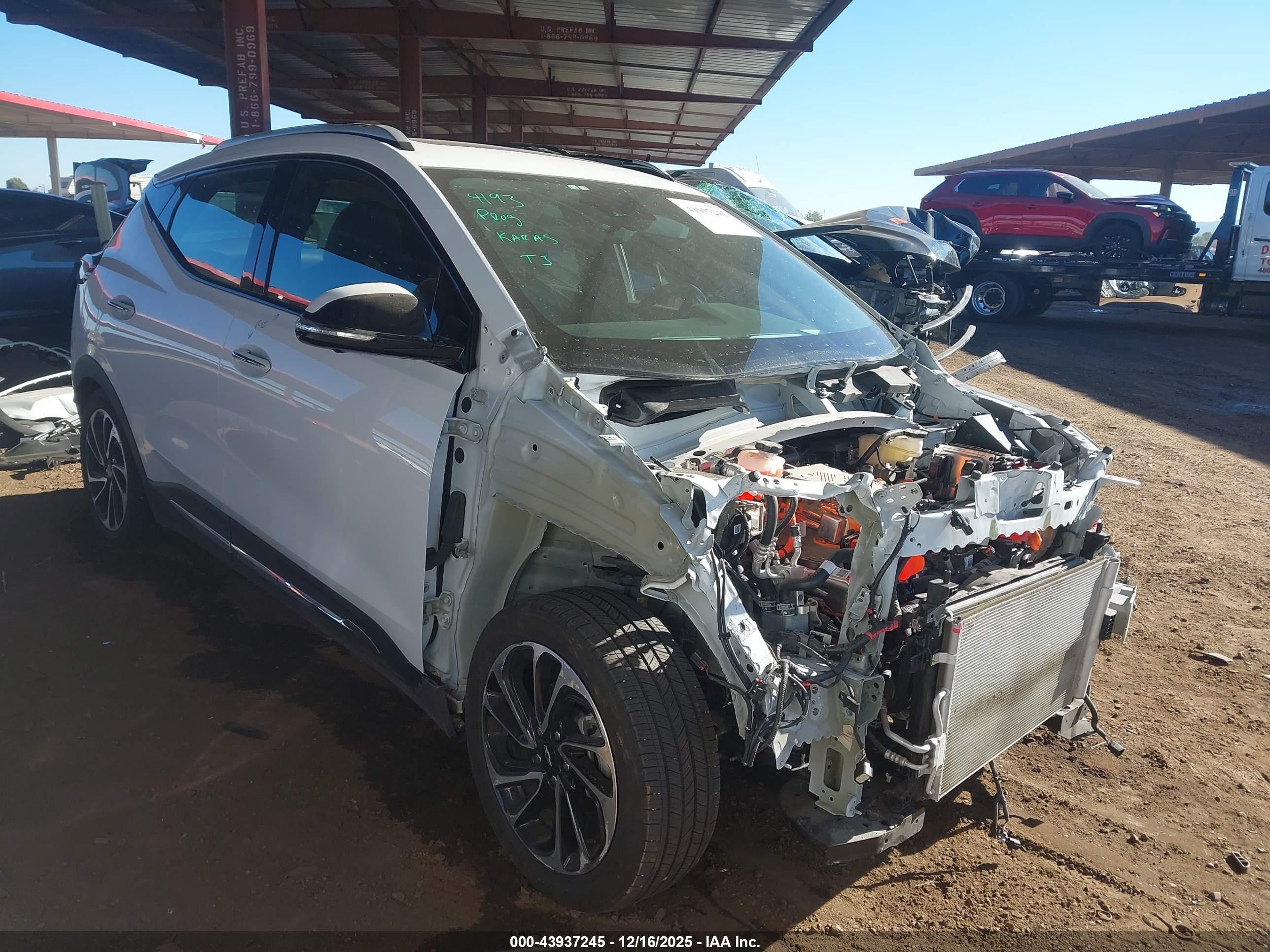 2023 Chevrolet Bolt EUV Premier, VIN 1G1FZ6S09P4107866 — Front end