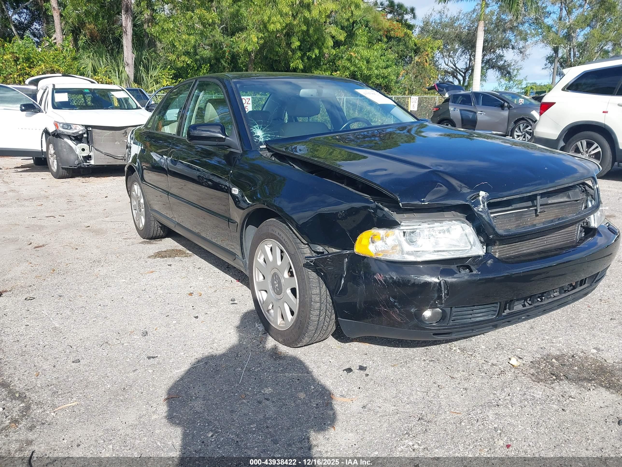 2000 Audi A4, VIN WAUDC28D3YA160534 — Front end