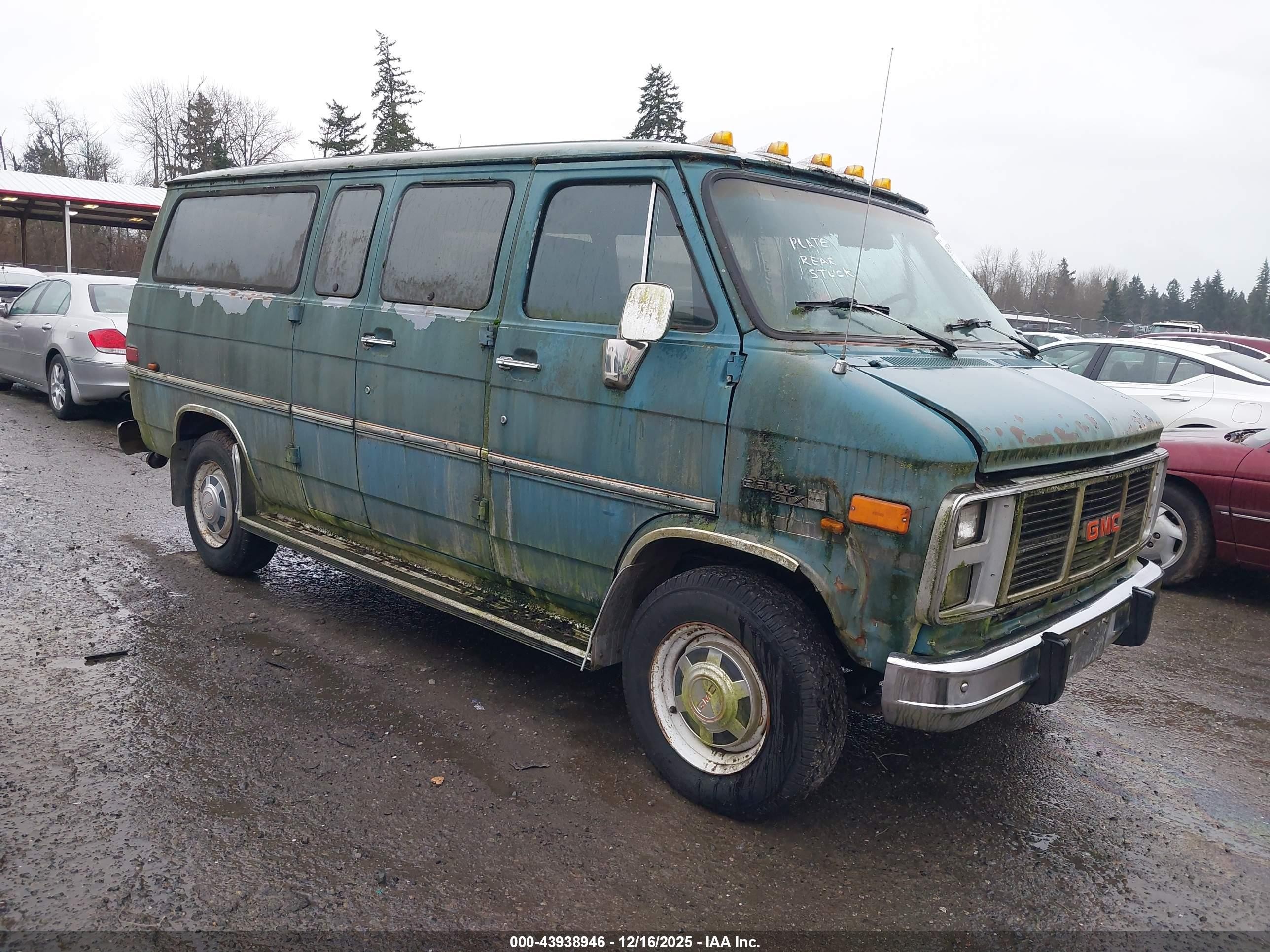 1987 GMC Rally, VIN 1GJGG35KXH7504475 — Front end