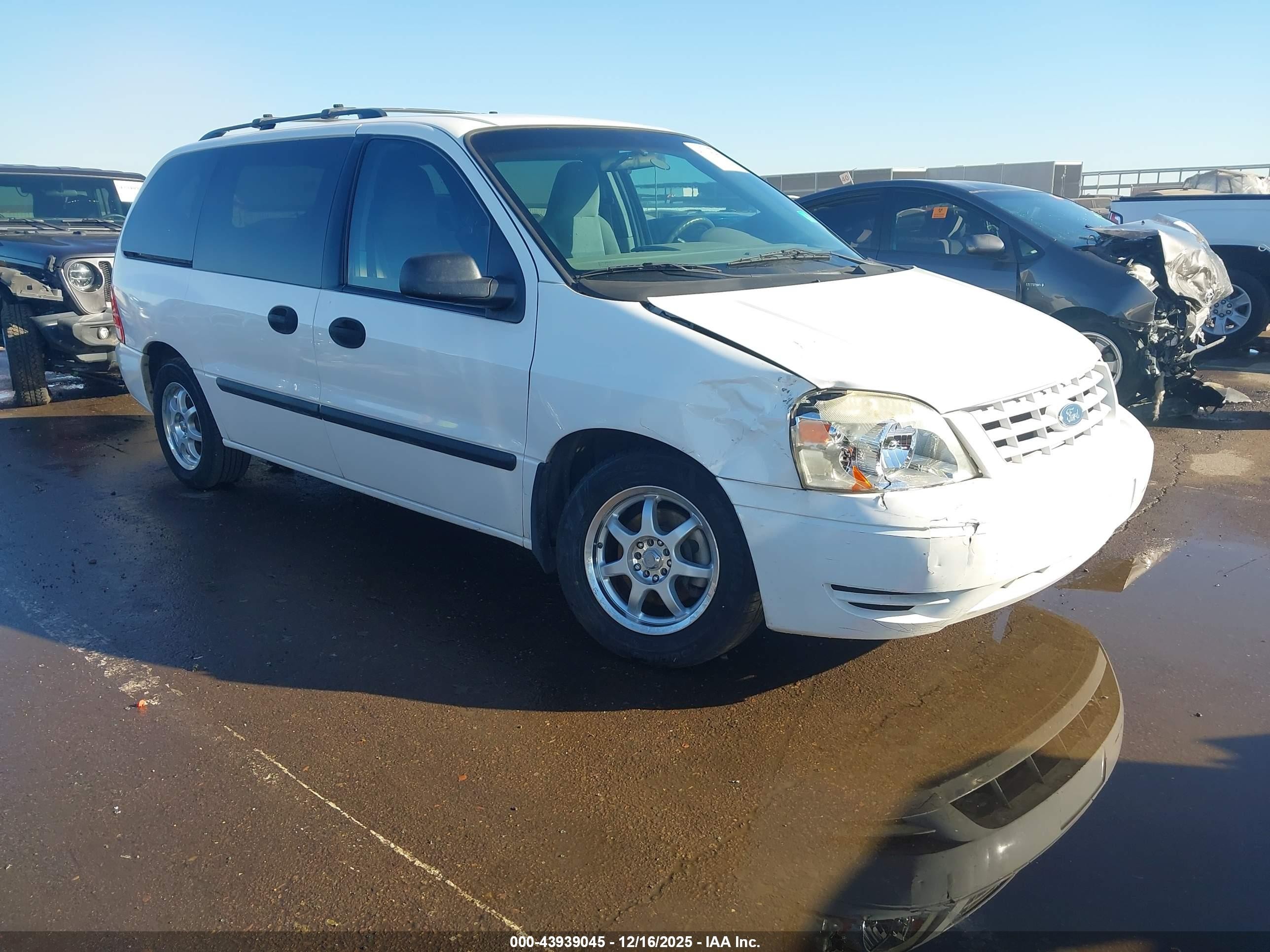 2005 Ford Freestar SE, VIN 2FMDA51635BA22395 — Front end