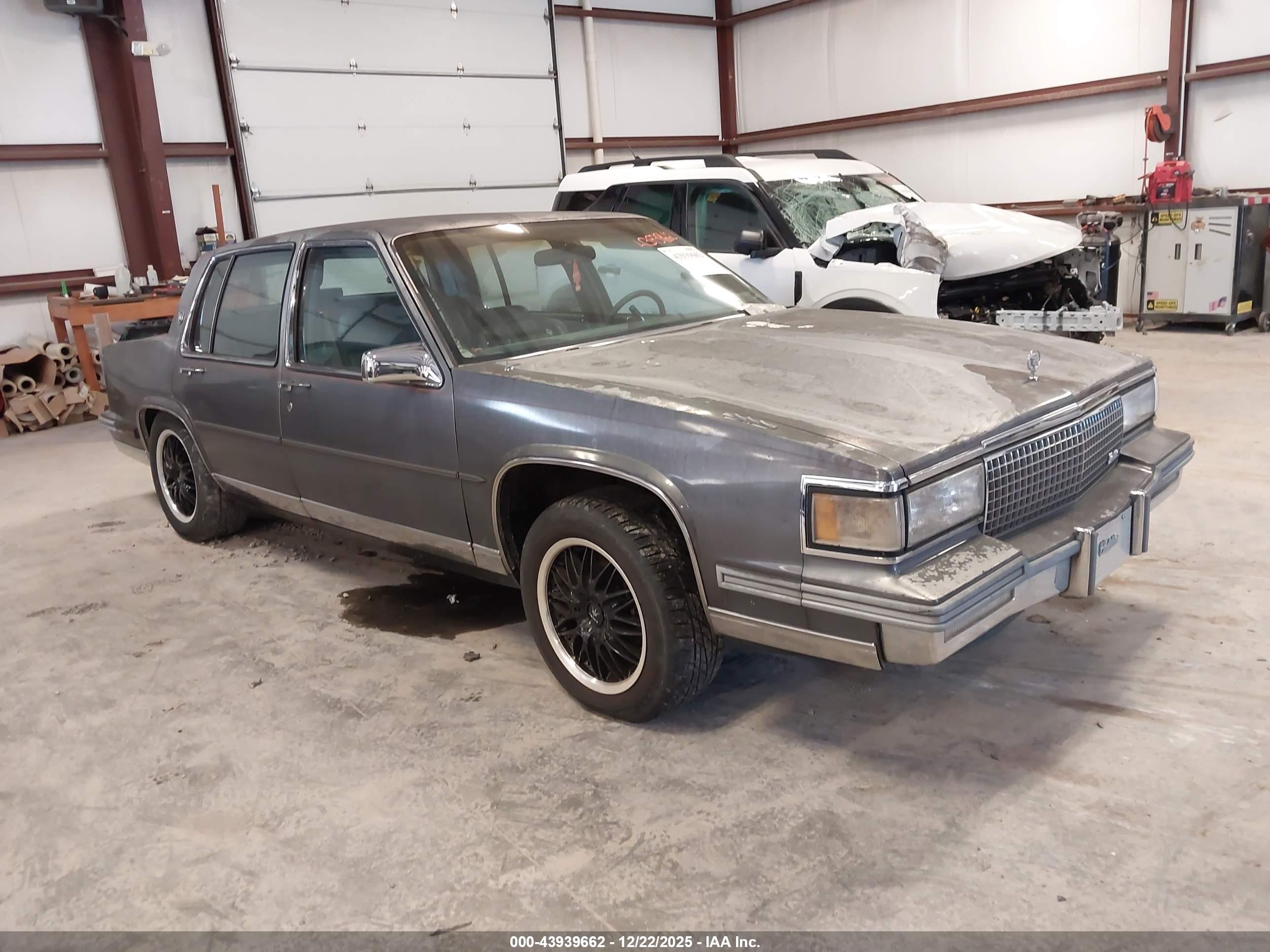 1987 Cadillac Deville/Fleetwood Deville, VIN 1G6CD5183H4203426 — Normal wear