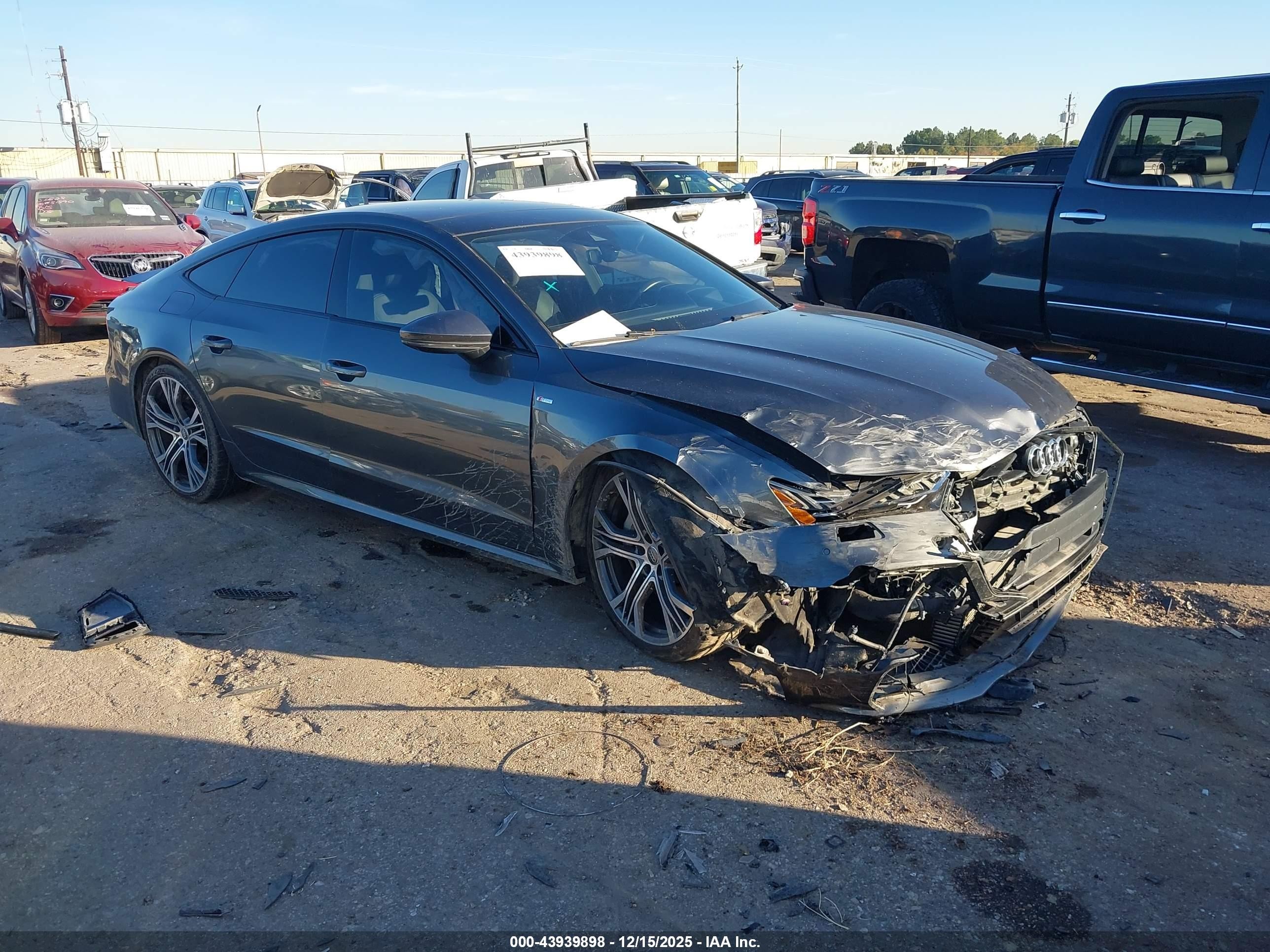 2020 Audi A7 Prestige, VIN WAUV2AF21LN058783 — Перед