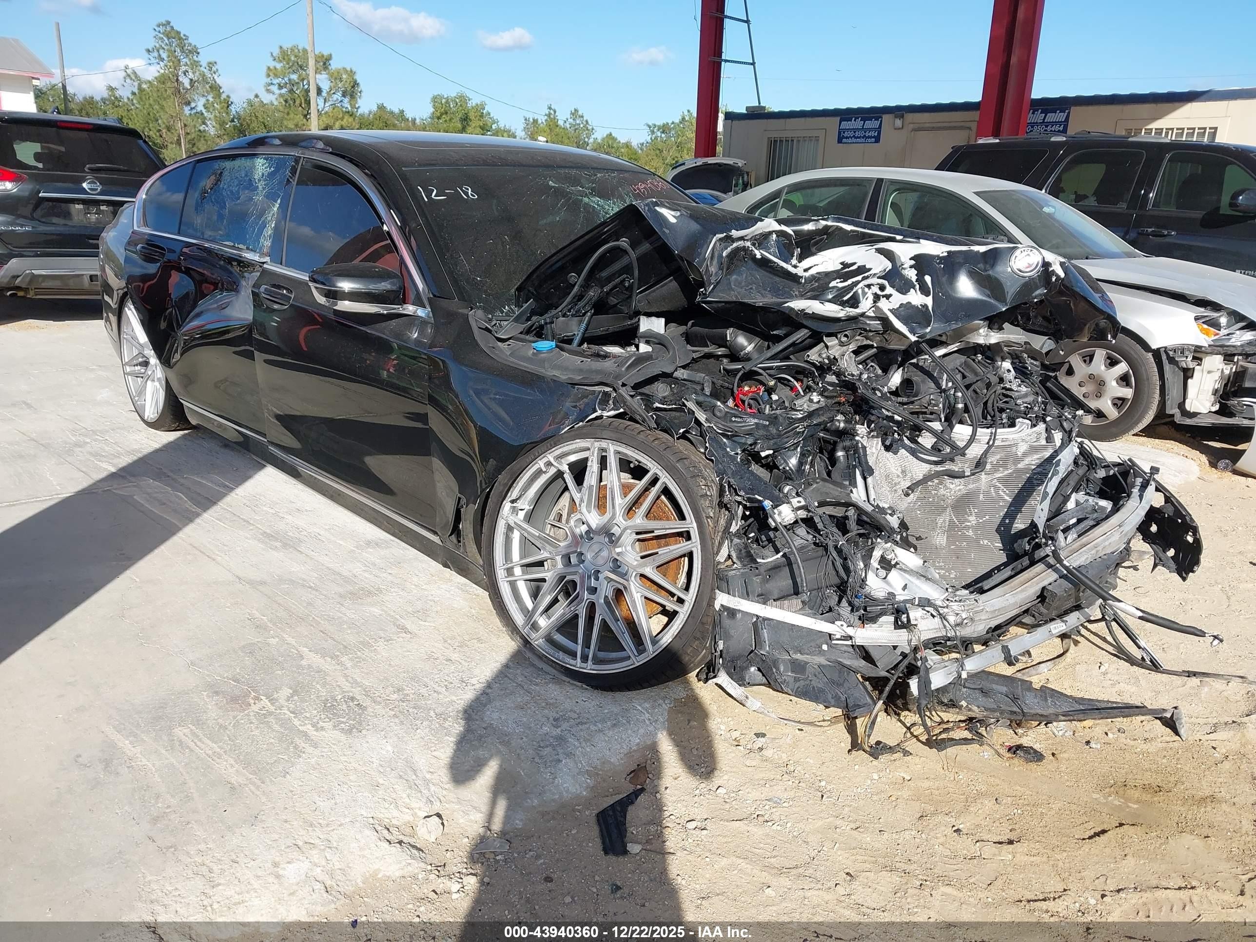2016 BMW 7 Series 750i xDrive, VIN WBA7F2C54GG418110 — Front end
