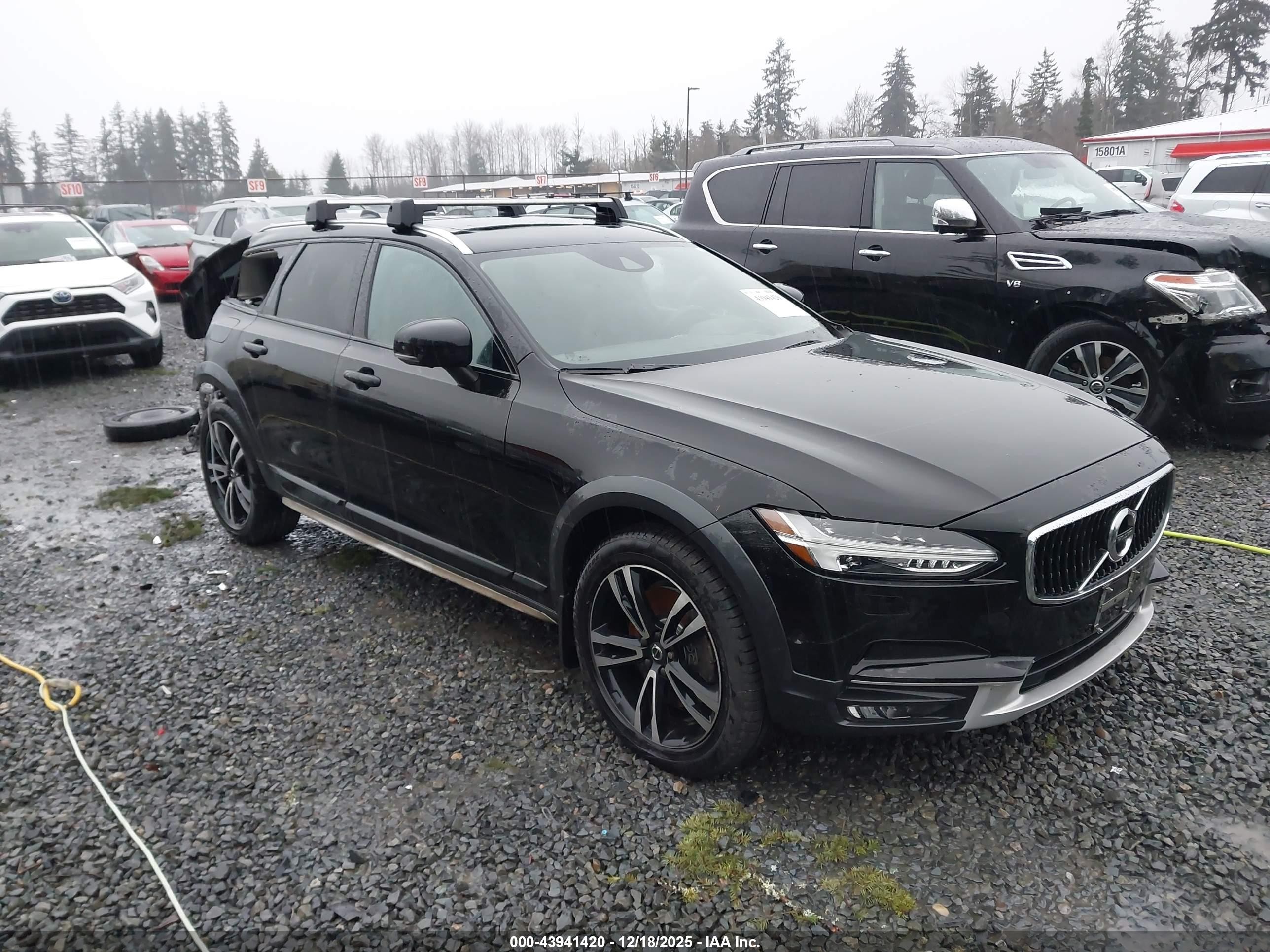 2019 Volvo V90, VIN YV4102NK1K1084706 — Зад