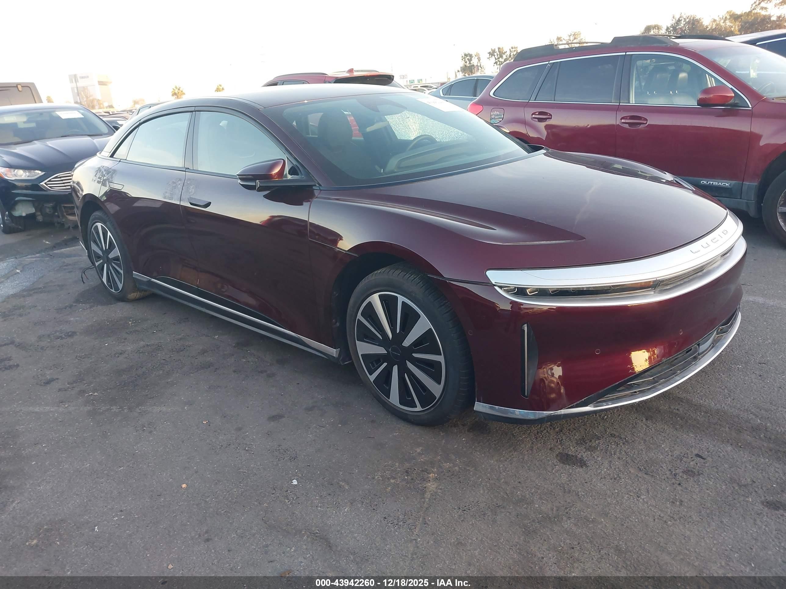 2025 Lucid Air Pure, VIN 50EA1PGA8SA005349 — Бок