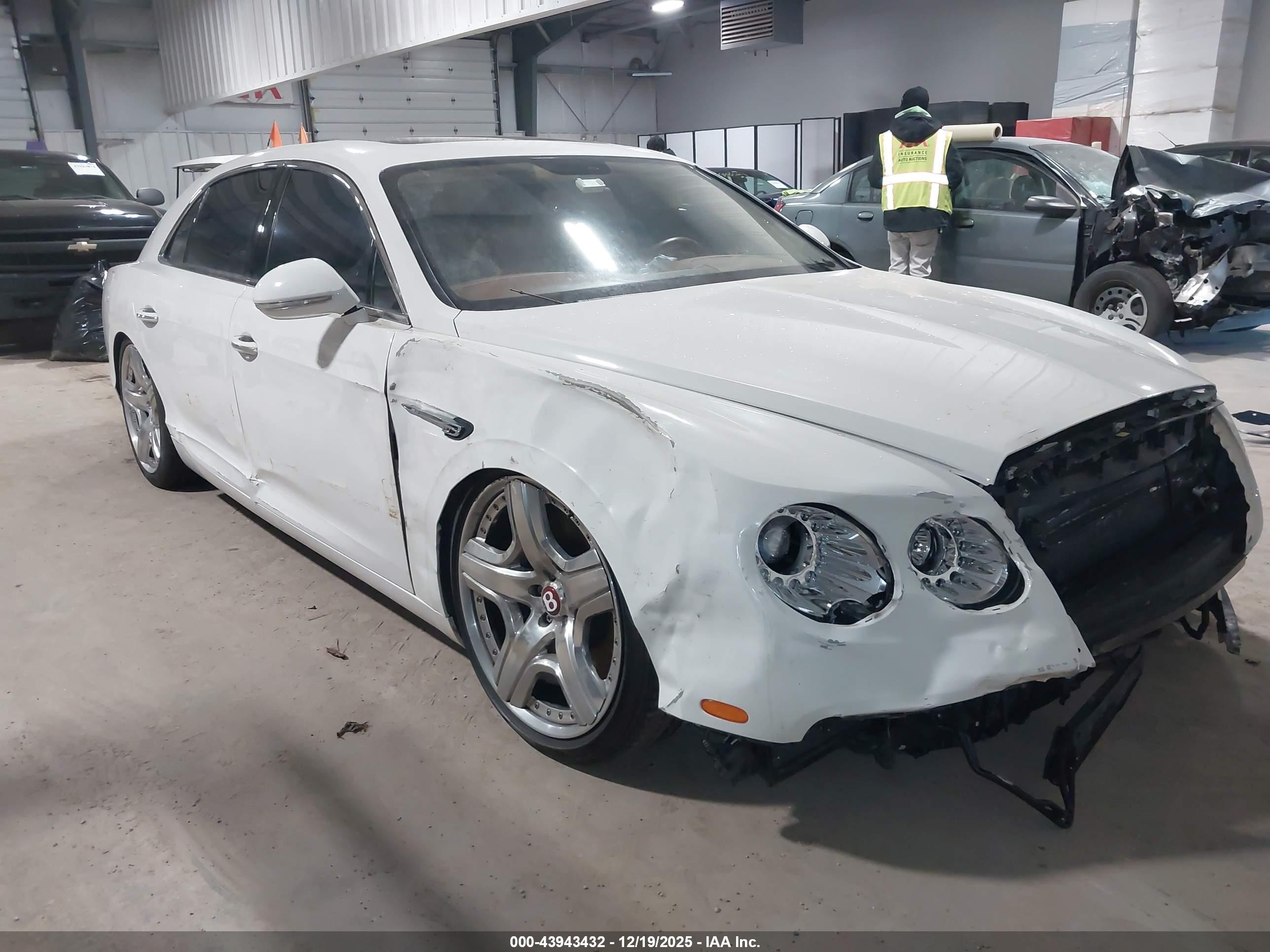 2015 Bentley Flying Spur V8, VIN SCBET9ZA6FC041787 — Front end