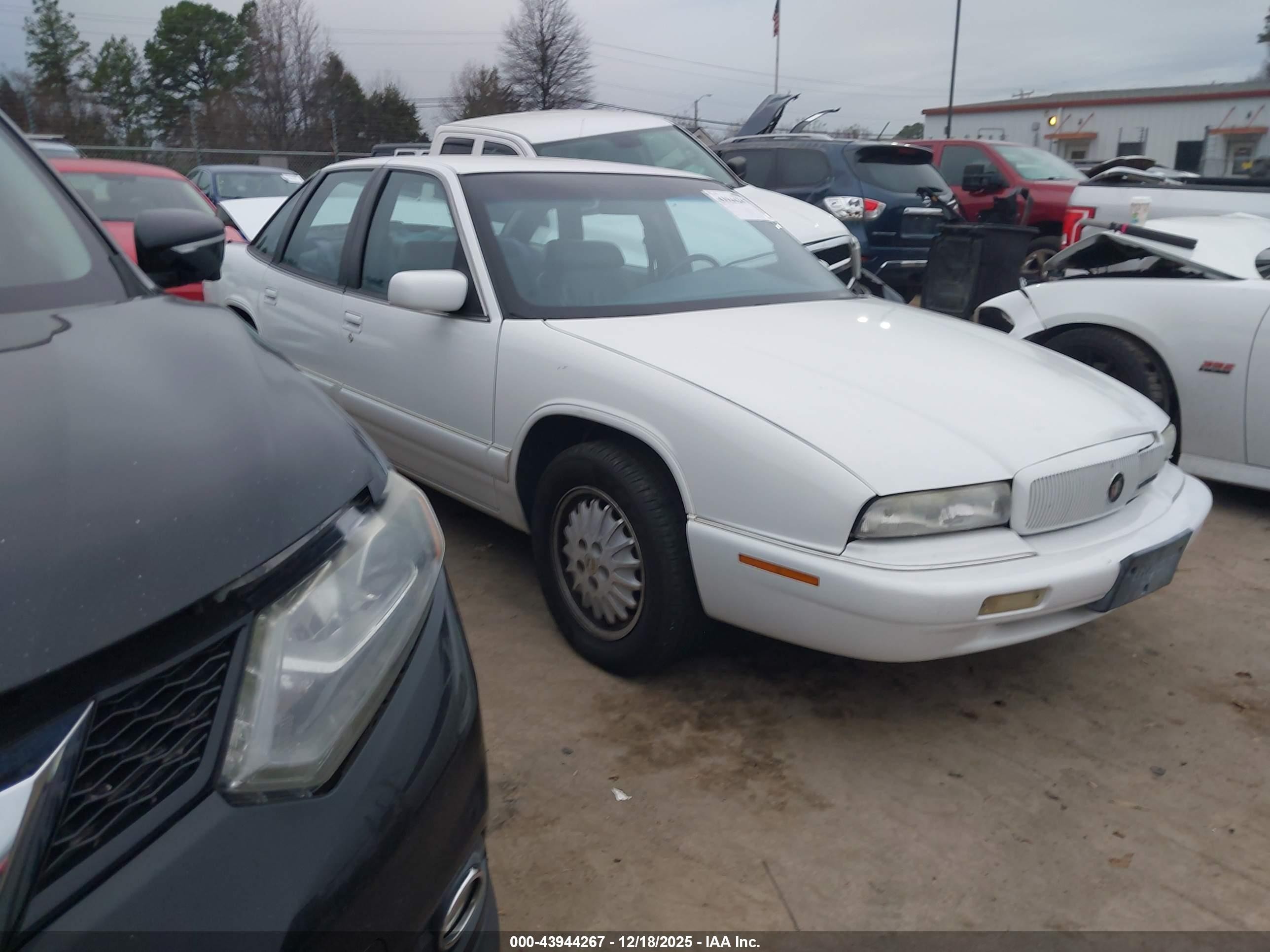 1995 Buick Regal Custom, VIN 2G4WB52L0S1442871 — Зад