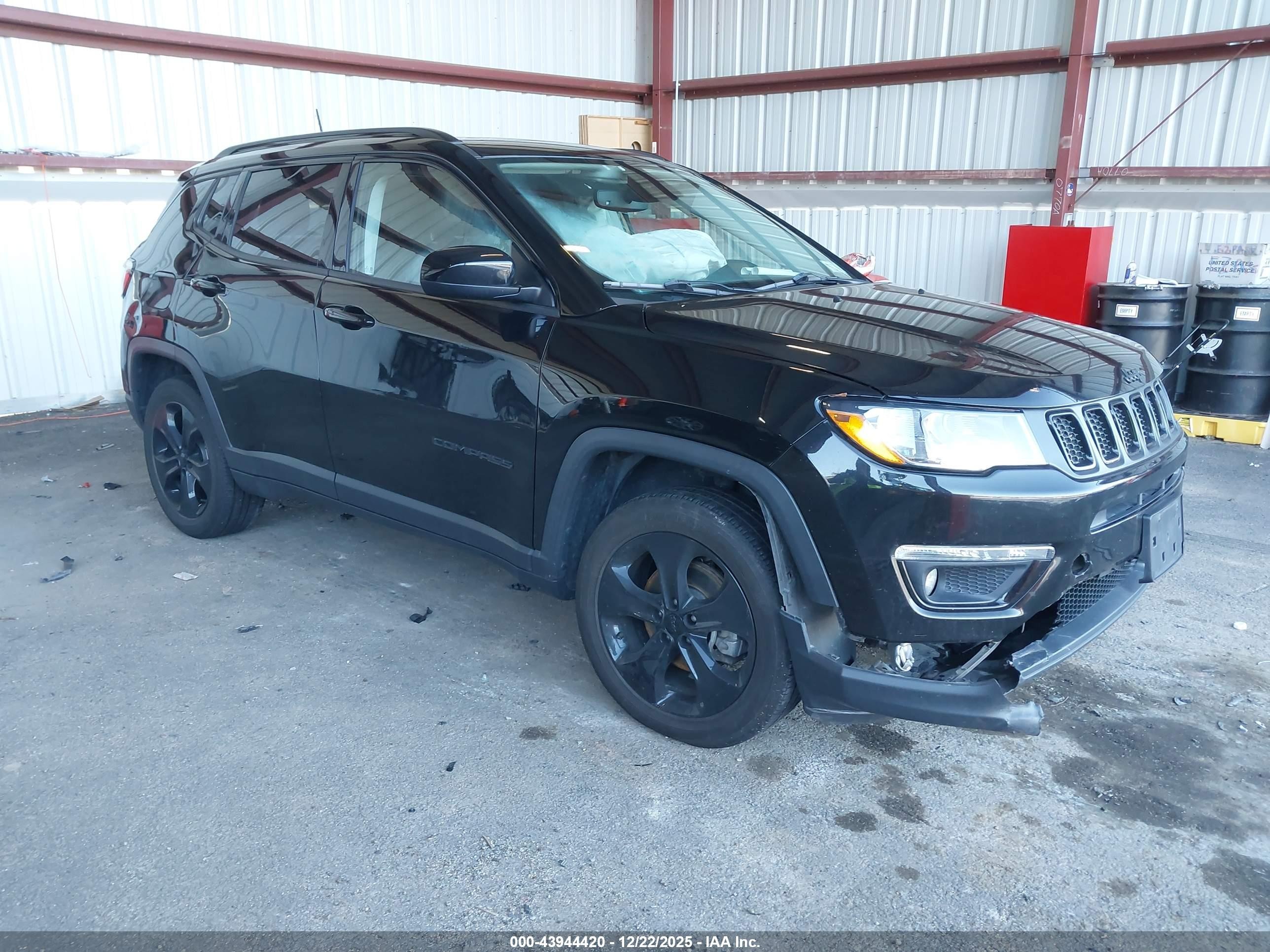 2021 Jeep Compass Altitude, VIN 3C4NJDBB0MT534844 — Front end