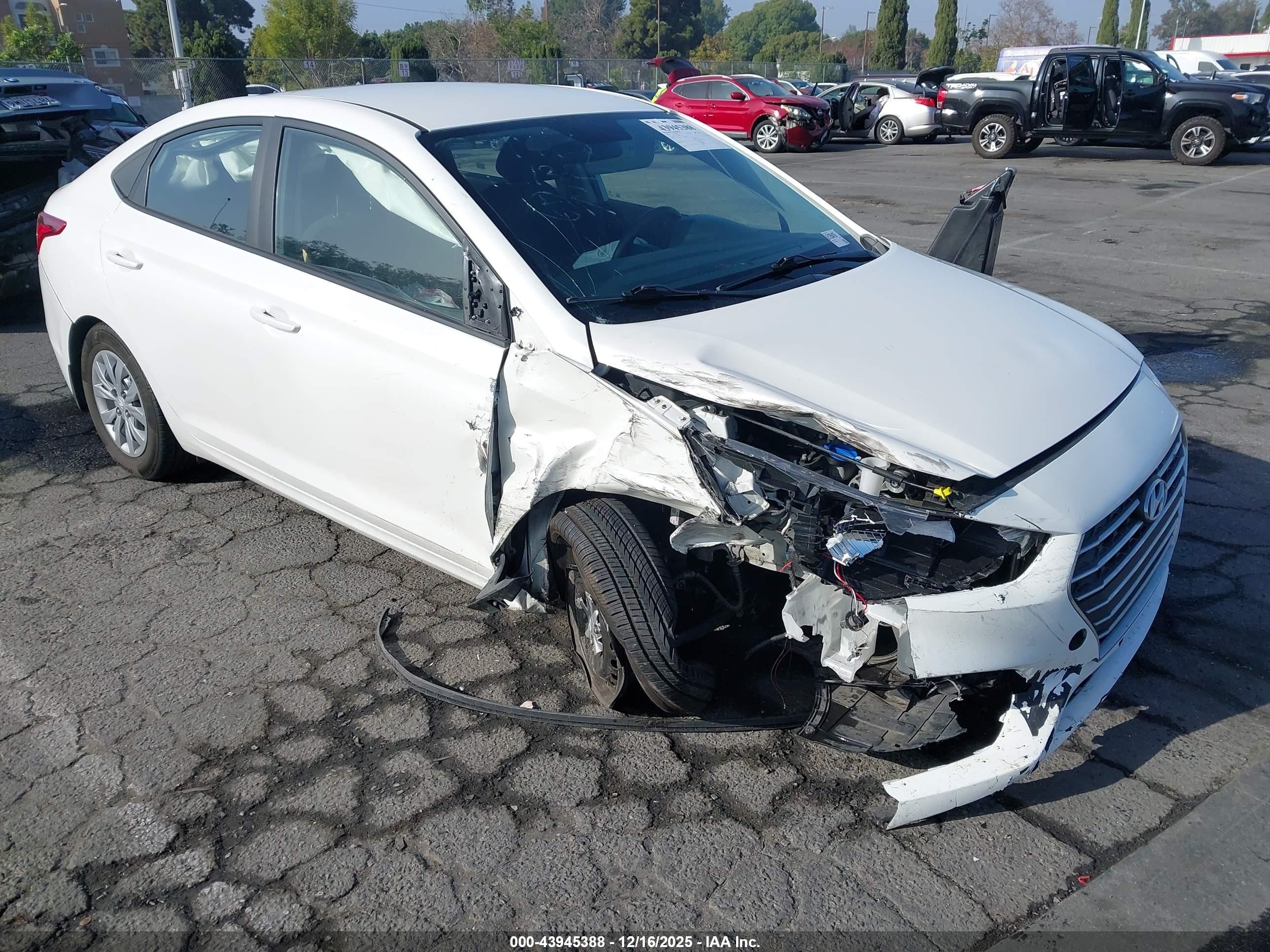 2020 Hyundai Accent SEL, VIN 3KPC24A65LE126416 — Front end