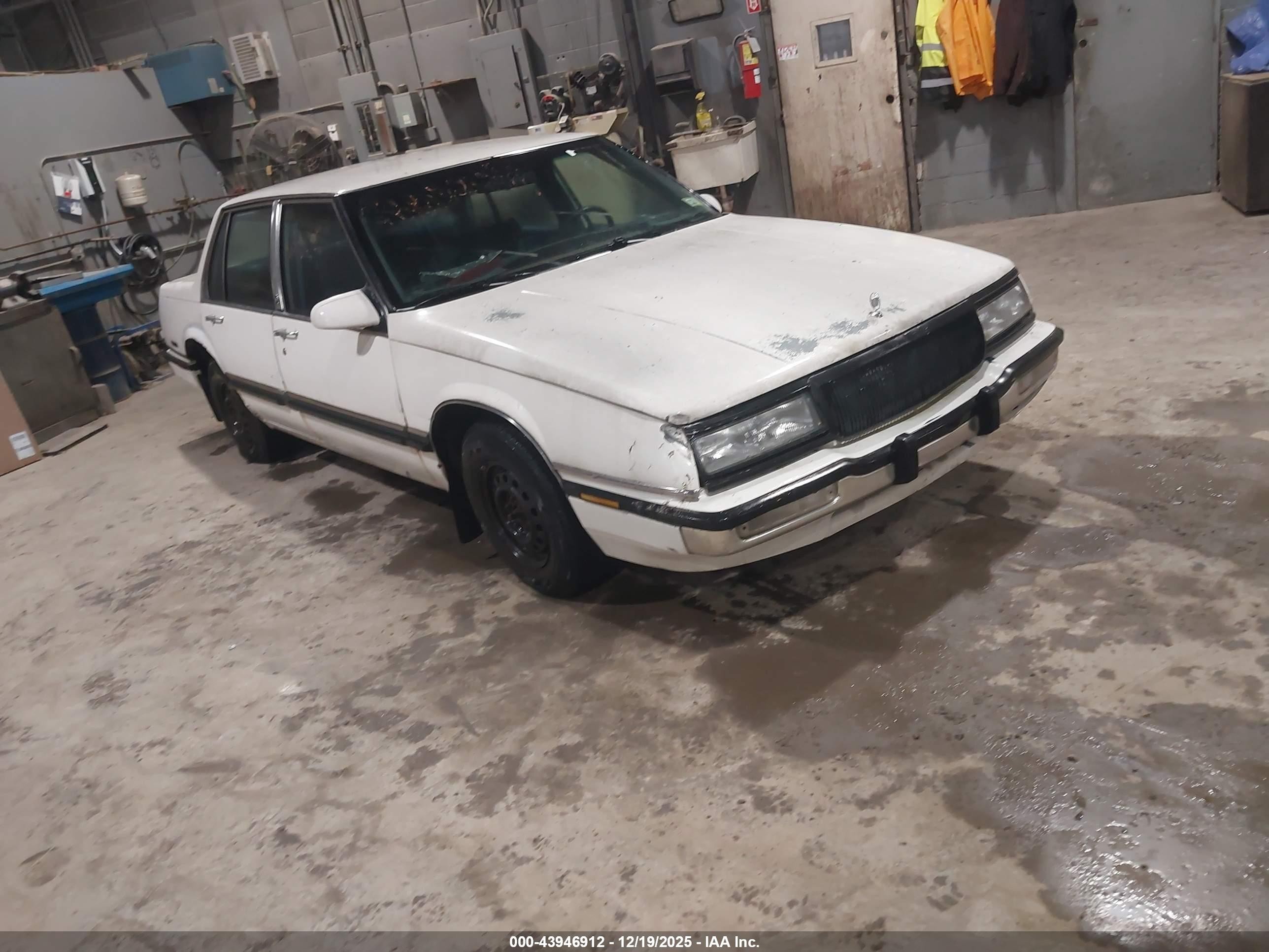 1990 Buick LeSabre, VIN 1G4HR54C2LH529297 — Rear end