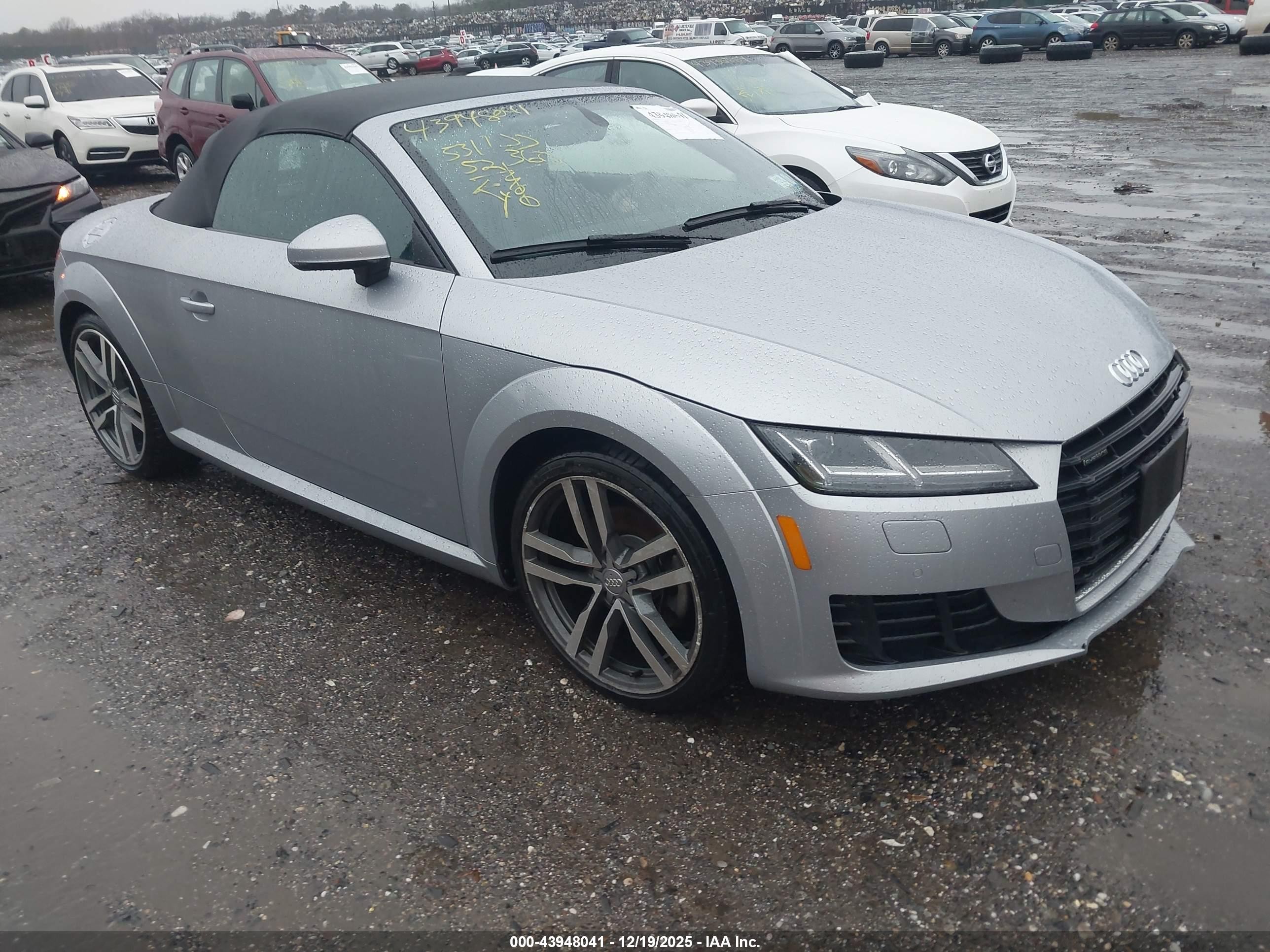 2017 Audi TT Roadster, VIN TRUT5CFVXH1003373 — Перед