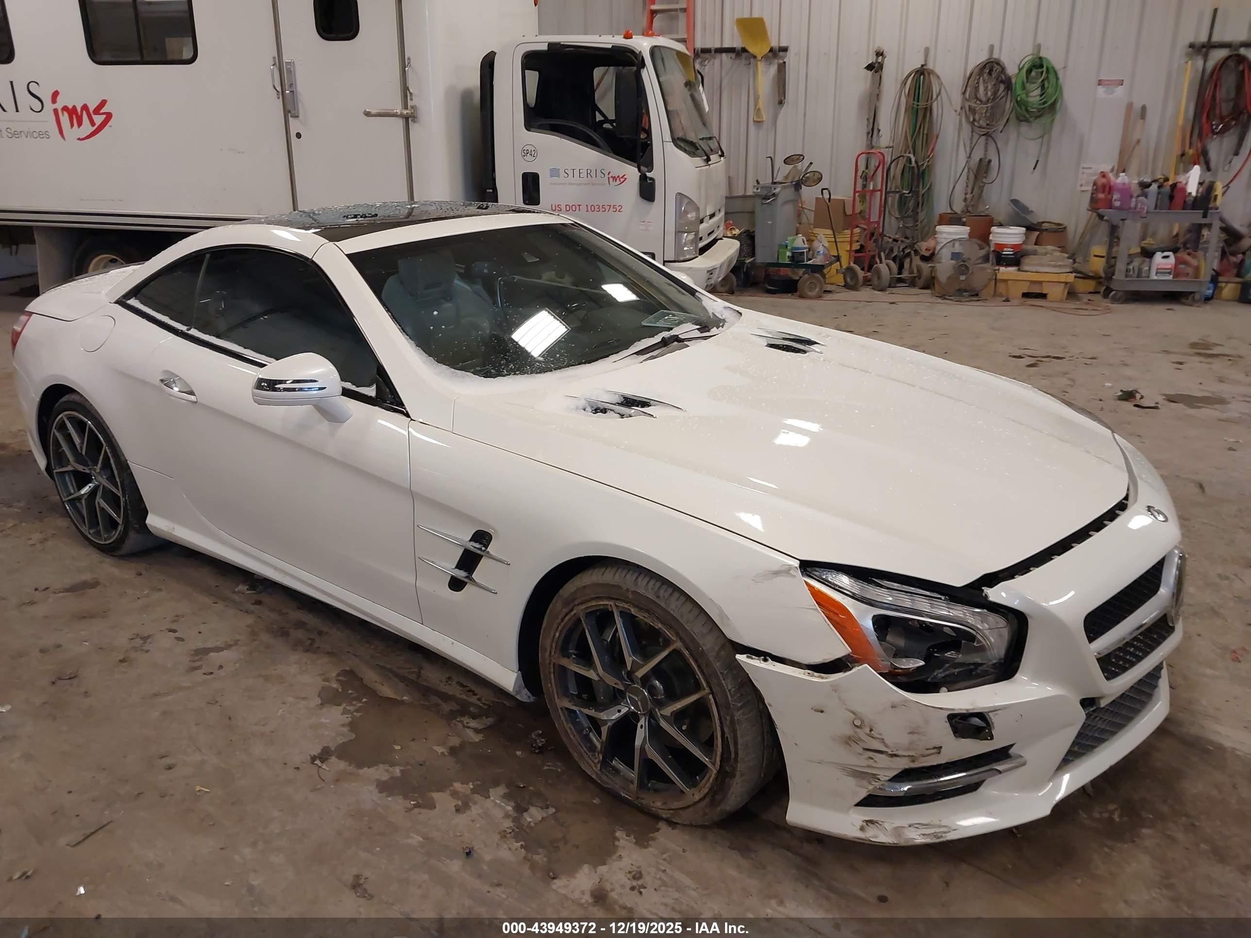 2013 Mercedes-Benz SL 550, VIN WDDJK7DA0DF011678 — Front end