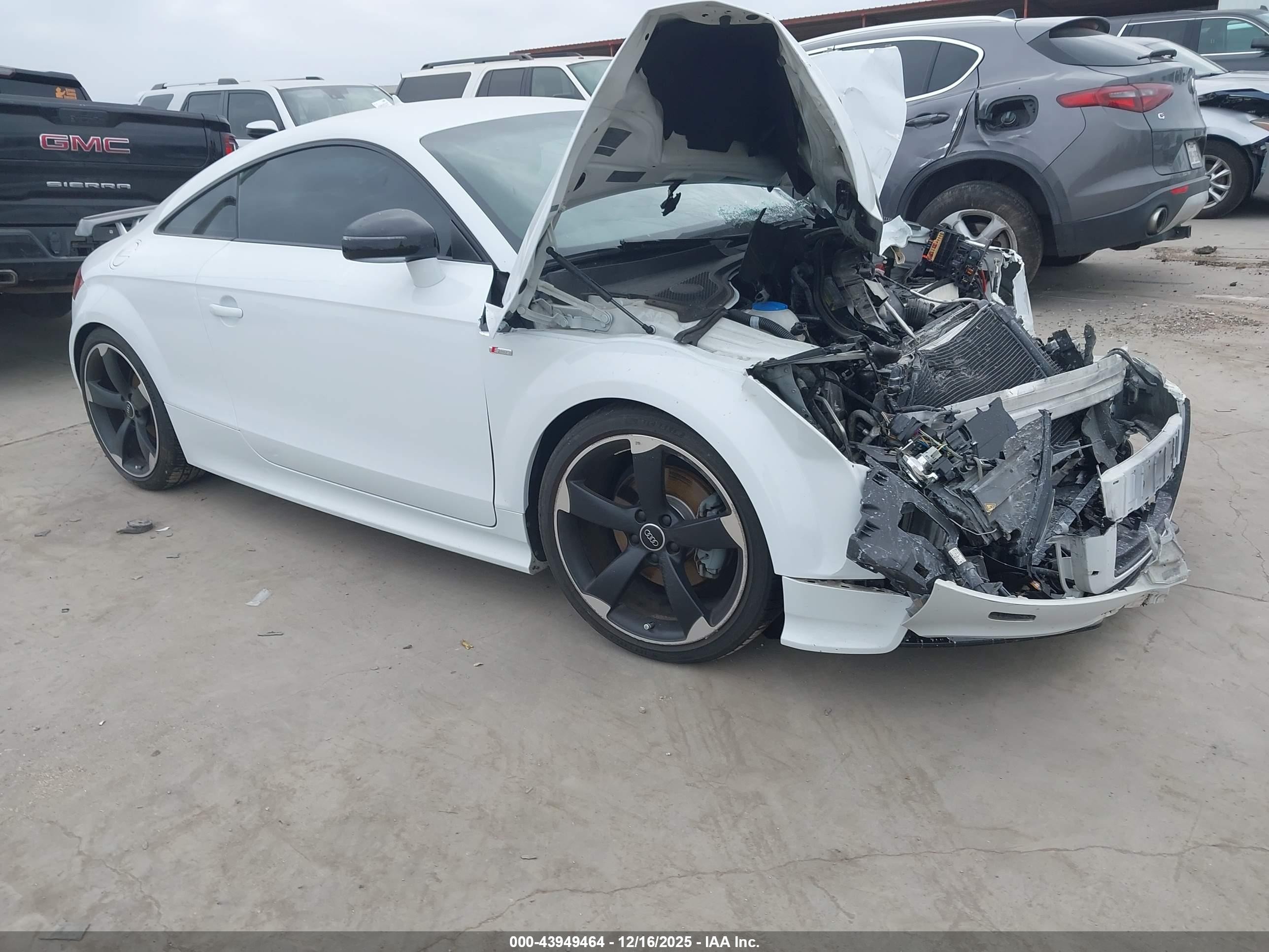 2014 Audi TT 2.0T, VIN TRUBFAFK8E1004682 — Перед