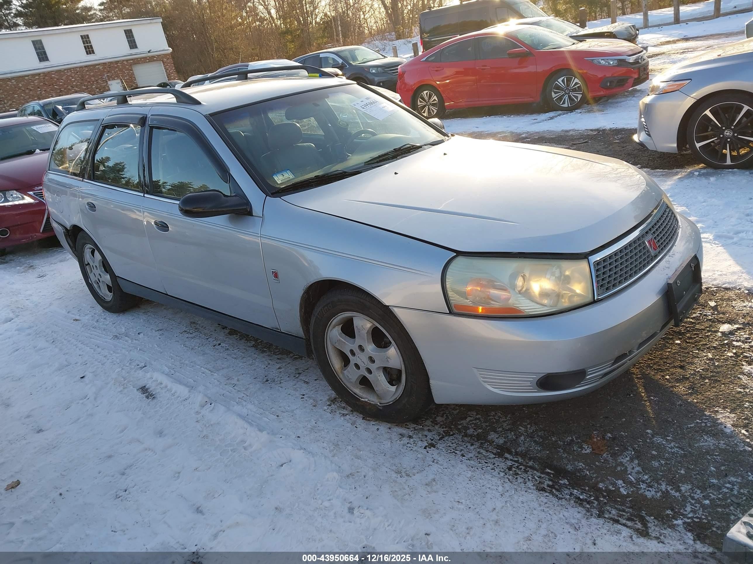 2004 Saturn L L300 2, VIN 1G8JD84R74Y518379 — Rear end