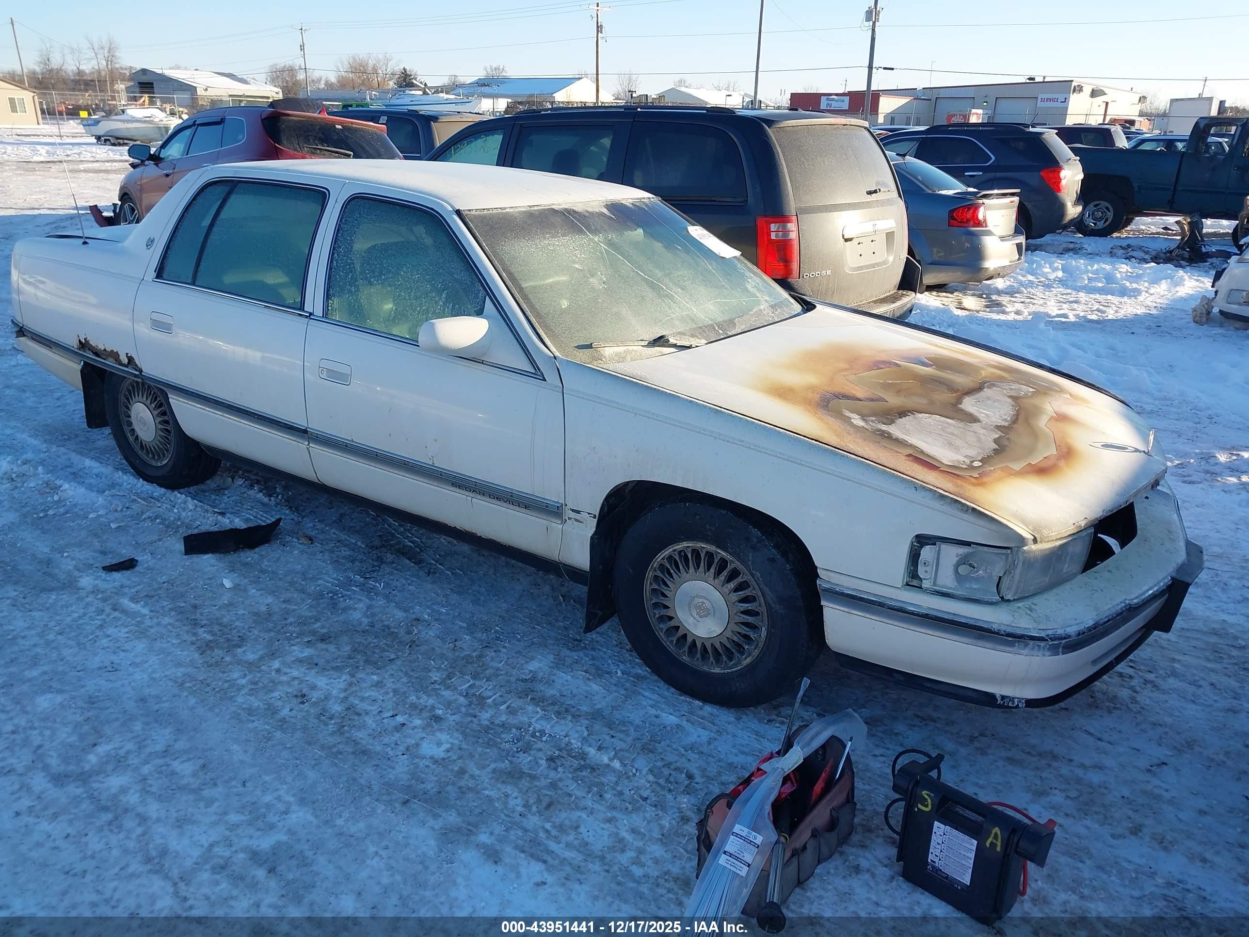 1995 Cadillac DeVille, VIN 1G6KD52B0SU248451 — Пожар в моторном отсеке