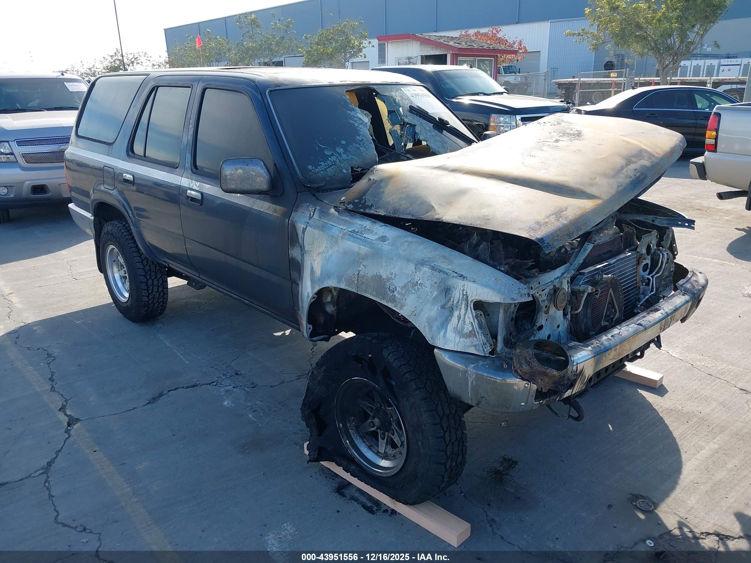 1990 Toyota 4Runner, VIN JT3VN39W7L8003231 — Engine fire
