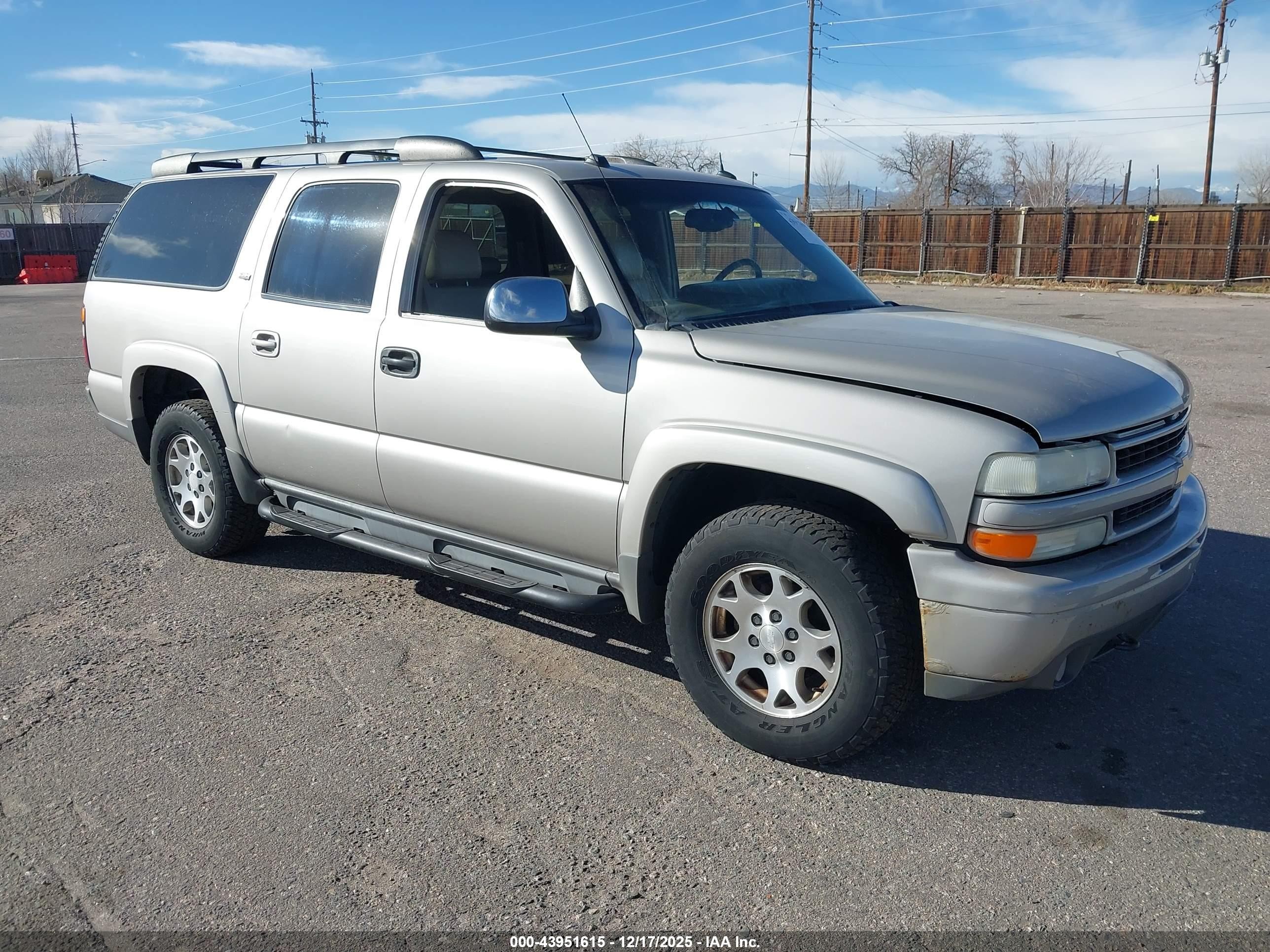 2005 Chevrolet Suburban Z71, VIN 3GNFK16Z75G175985 — Side