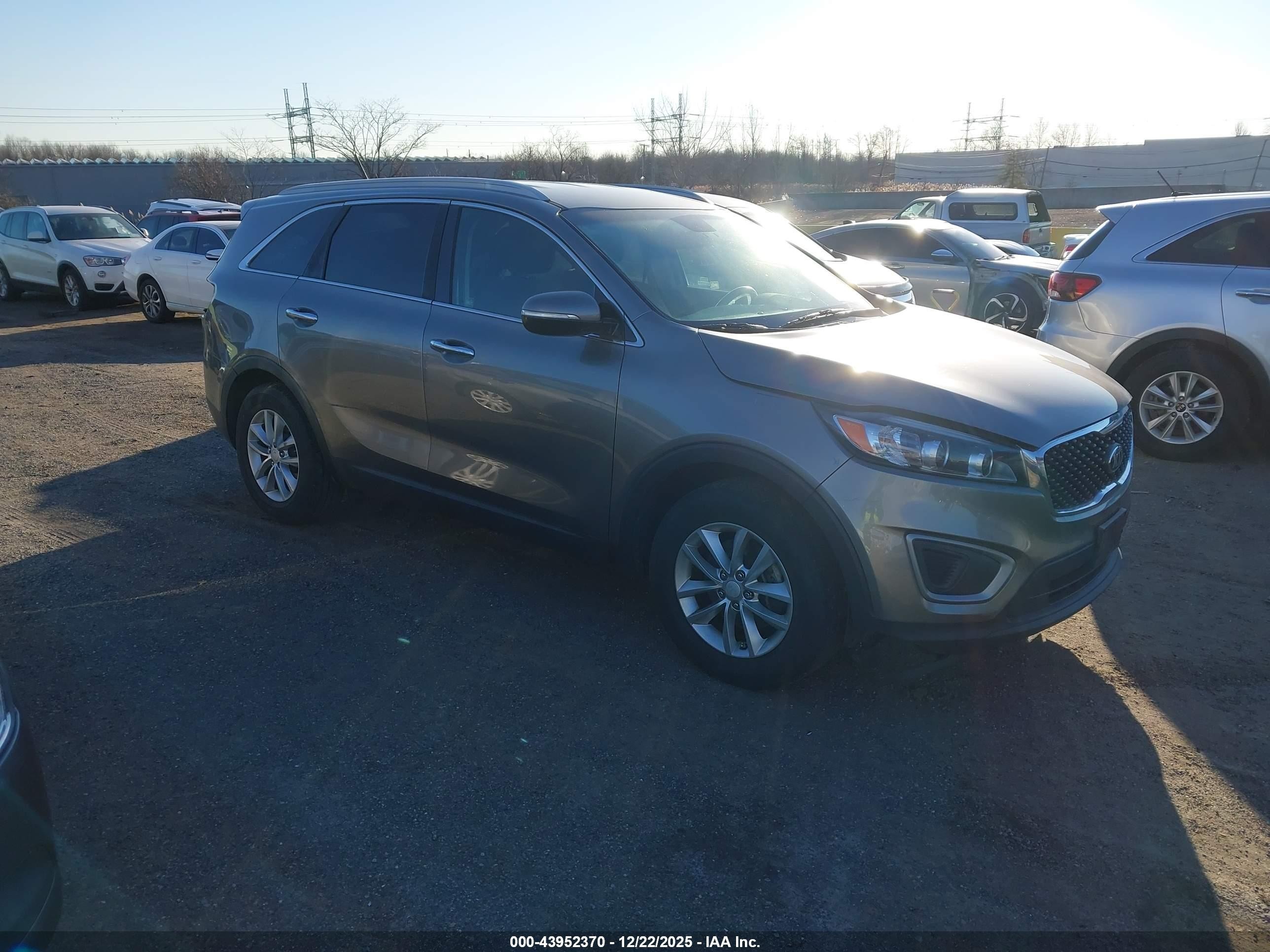 2016 Kia Sorento LX, VIN 5XYPG4A30GG115518 — Rear end