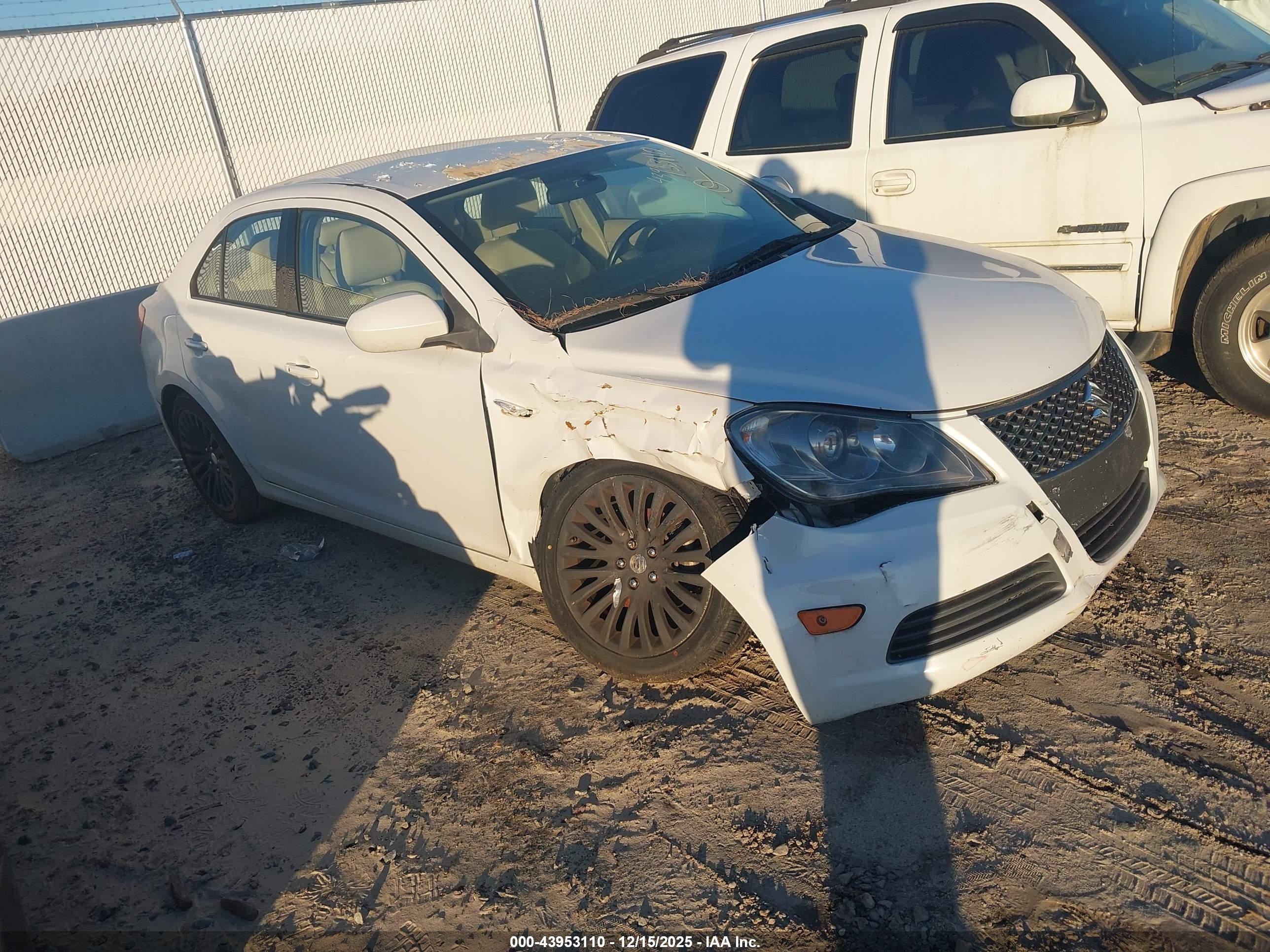 2012 Suzuki Kizashi SE, VIN JS2RE9A39C6100286 — Front end