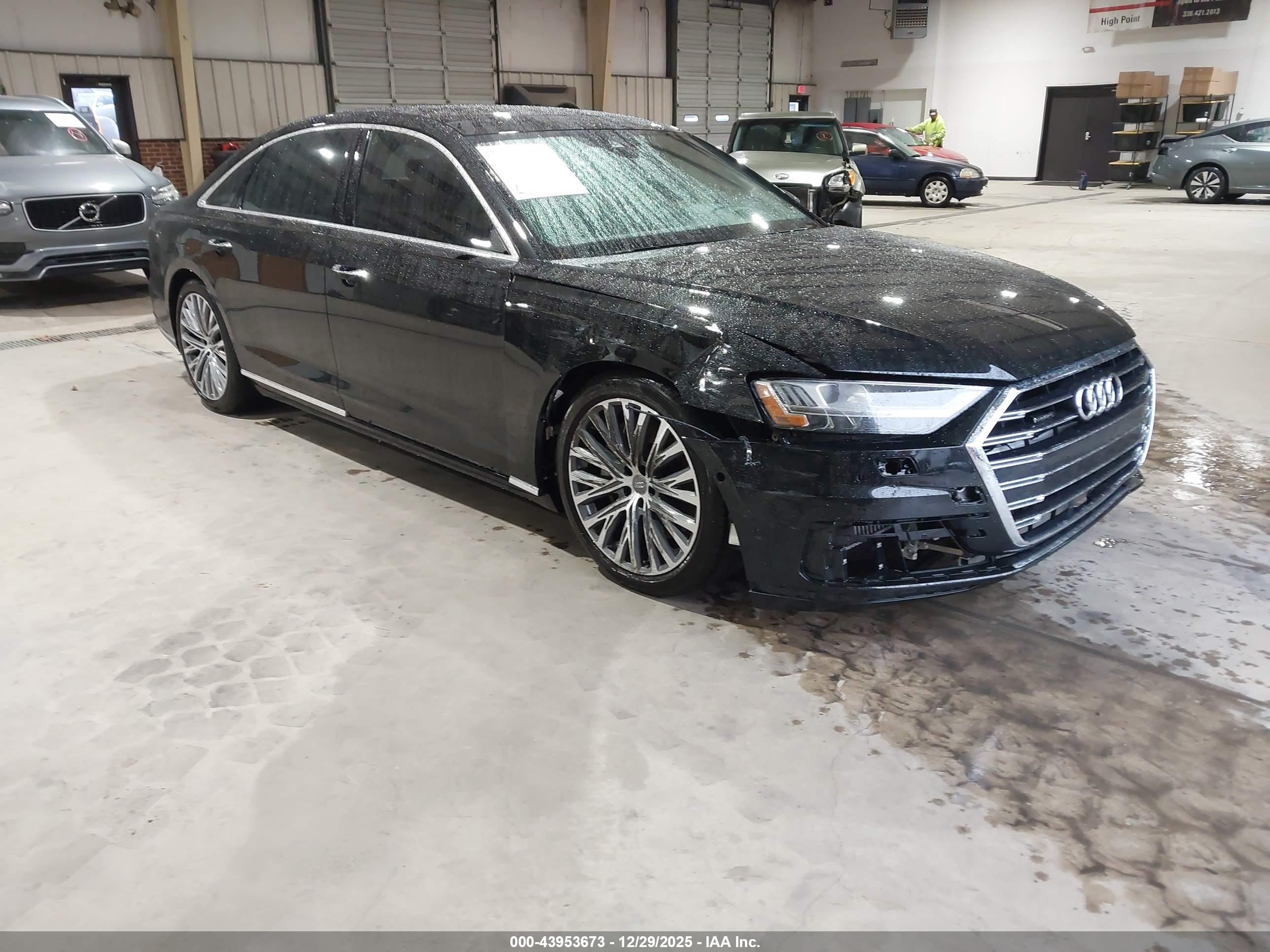 2019 Audi A8, VIN WAU8DAF85KN019432 — Днище