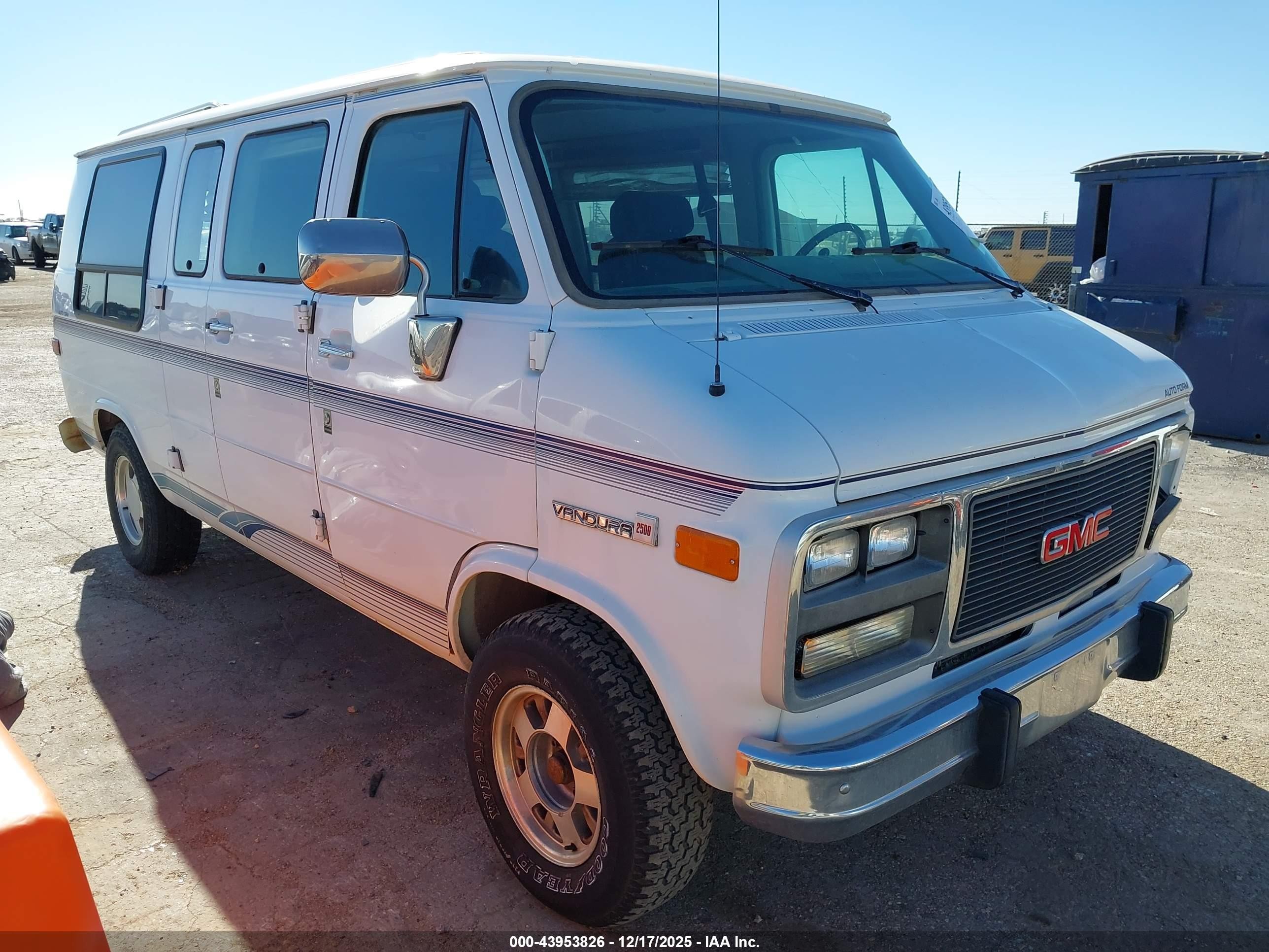 1995 GMC Vandura, VIN 1GDEG25KXSF557677 — Front end