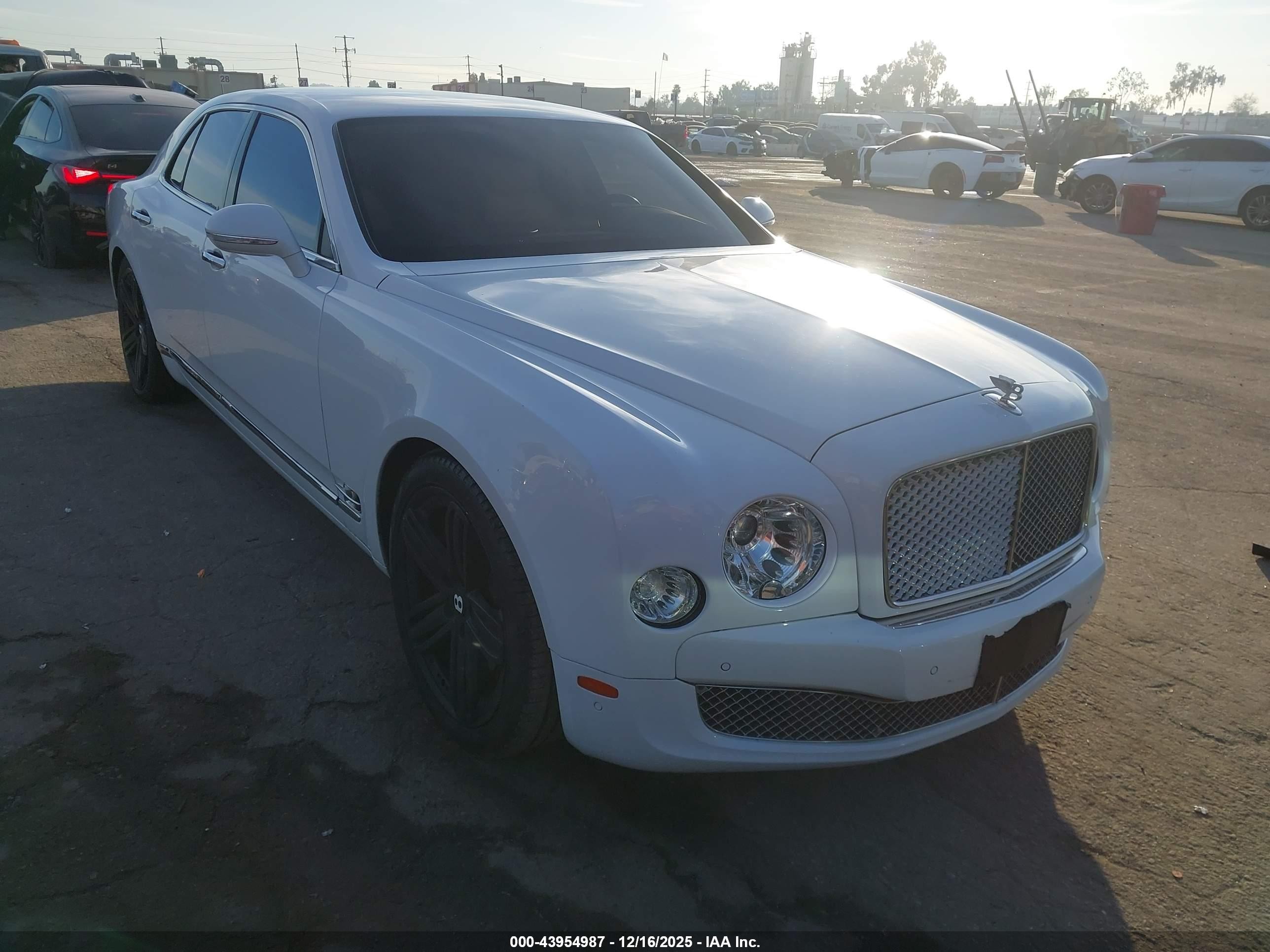 2011 Bentley Mulsanne, VIN SCBBB7ZH7BC015586 — Front end