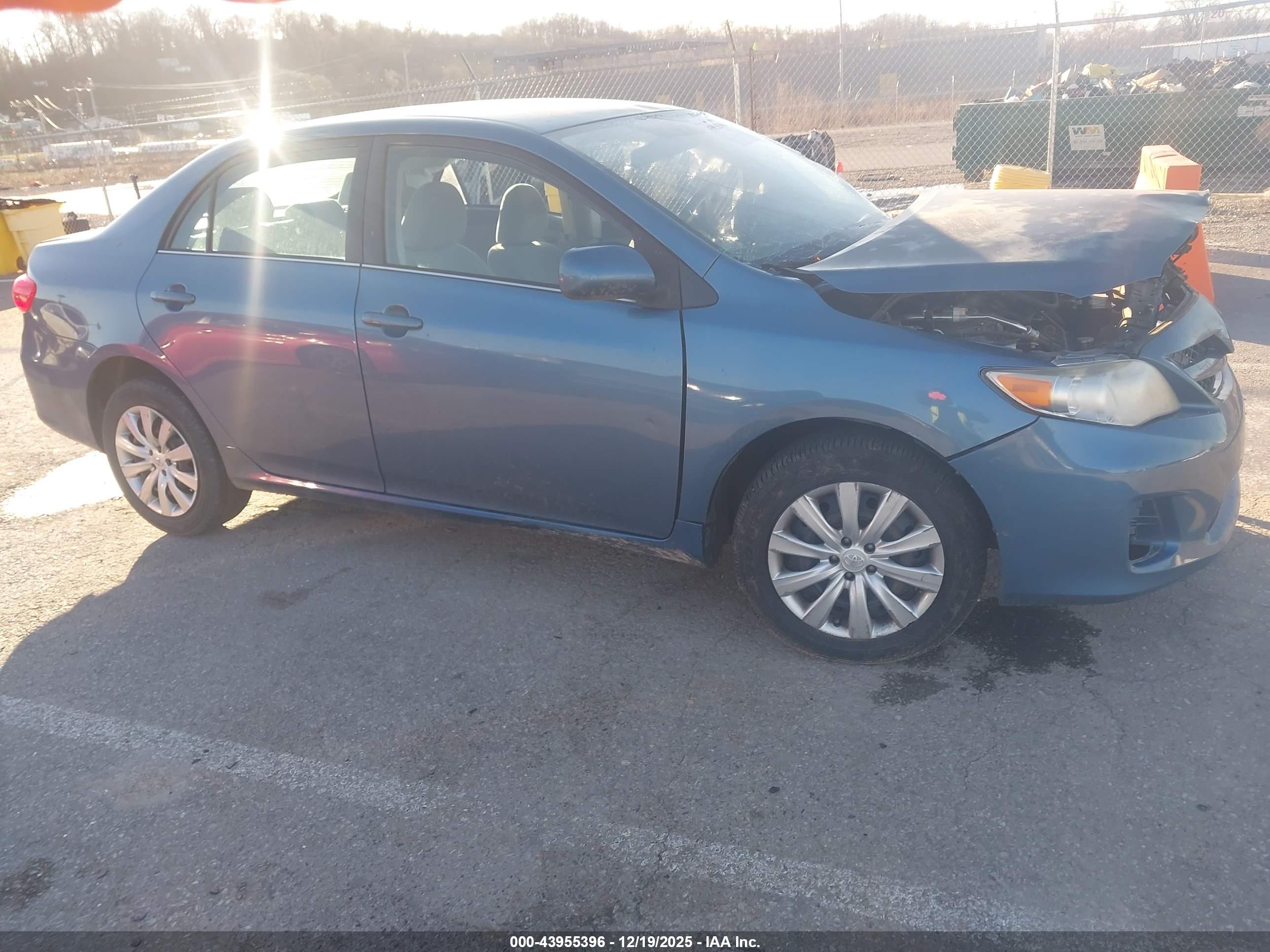 2013 Toyota Corolla S, VIN 5YFBU4EE3DP094007 — Side