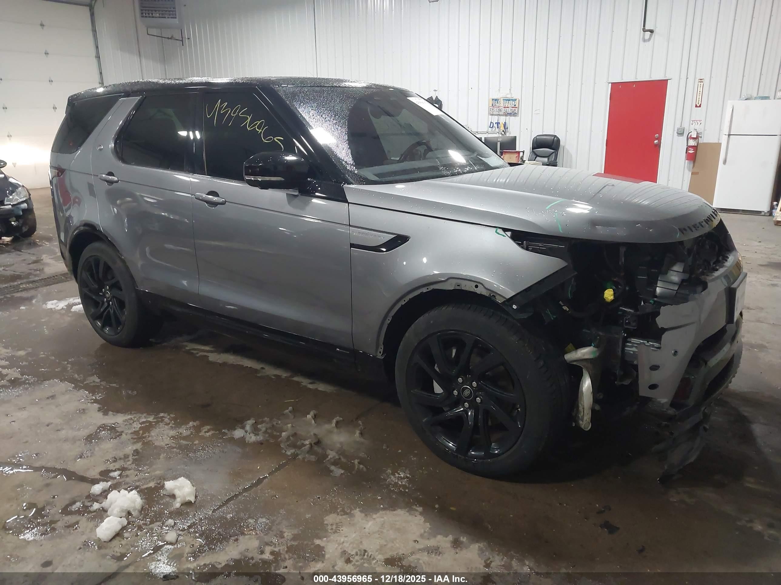 2021 Land Rover Discovery S R-Dynamic, VIN SALRT2RX4M2448576 — Front end
