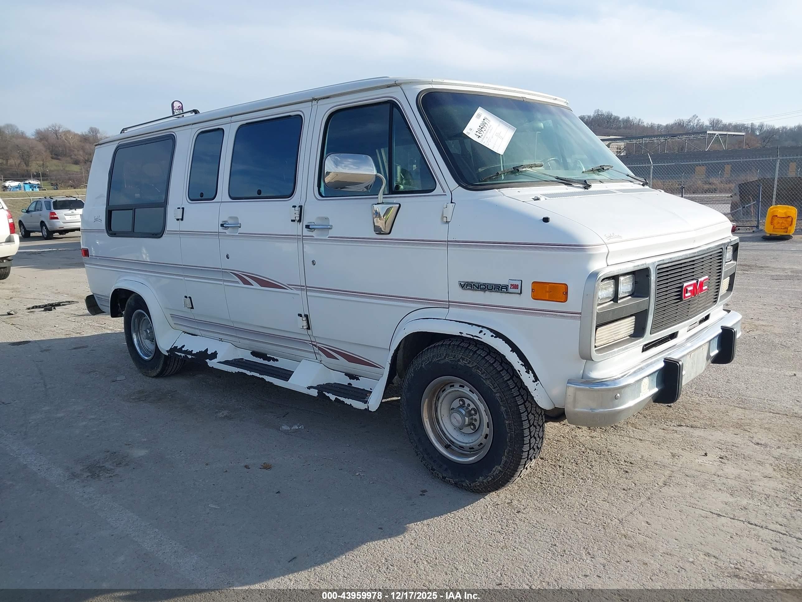 1994 GMC Vandura, VIN 1GDEG25KXRF535723 — Normal wear