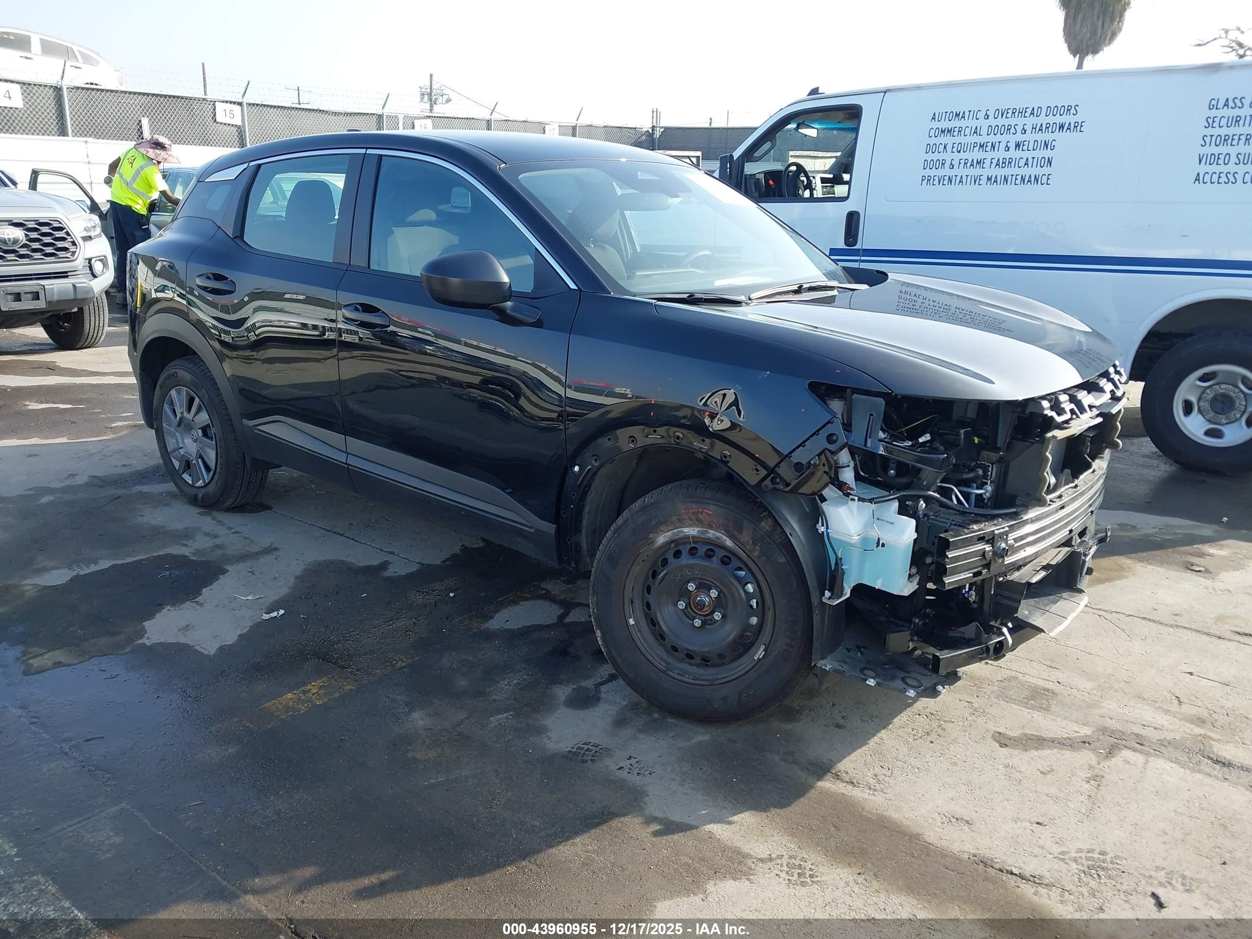 2025 Nissan Kicks S, VIN 3N8AP6BA9SL366302 — Front end