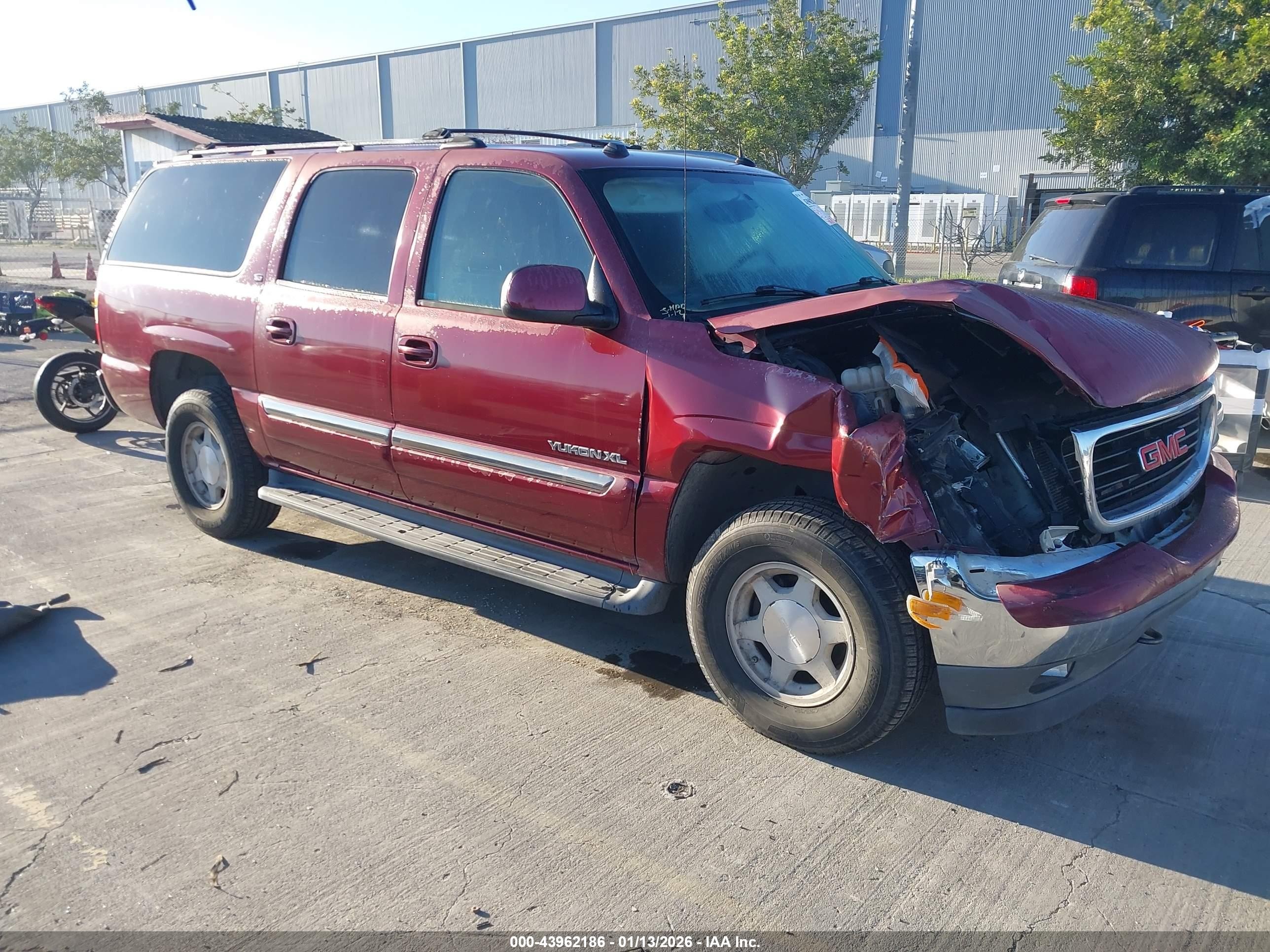 2005 GMC Yukon XL SLT, VIN 1GKFK16Z15J149653 — Front end